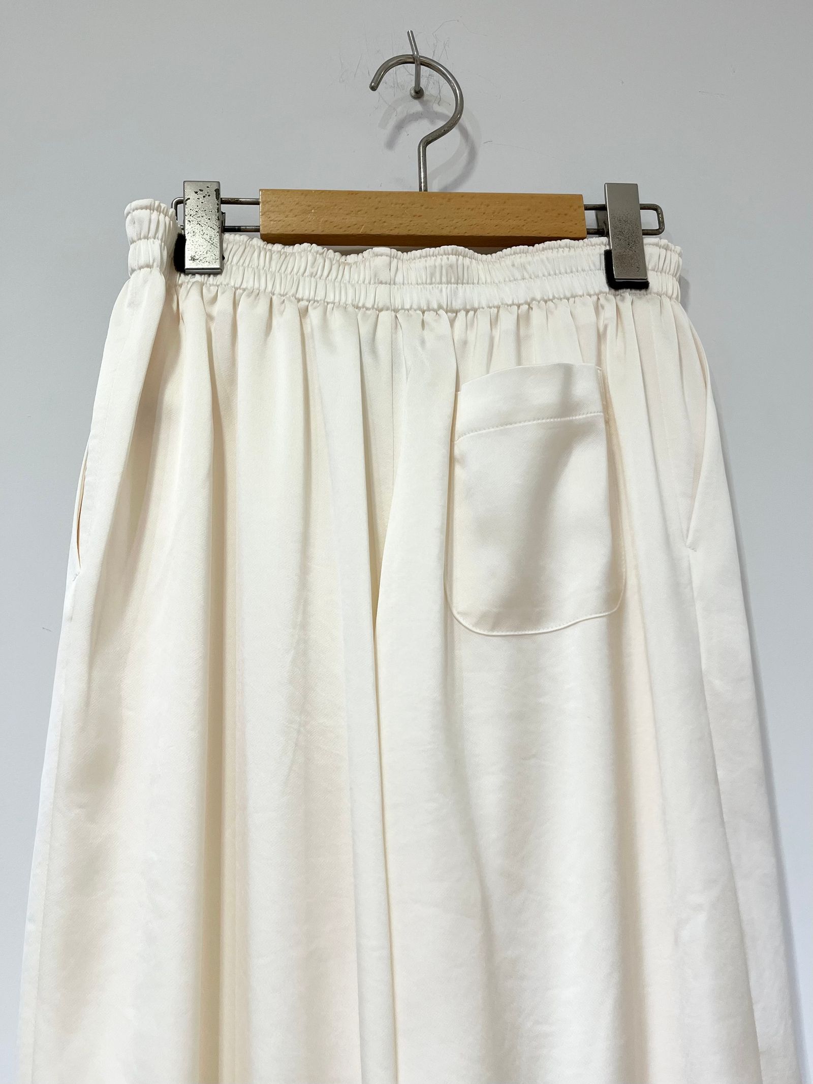Bed&Breakfast / Satin LRM Pants / サテンパンツ / オフホワイト