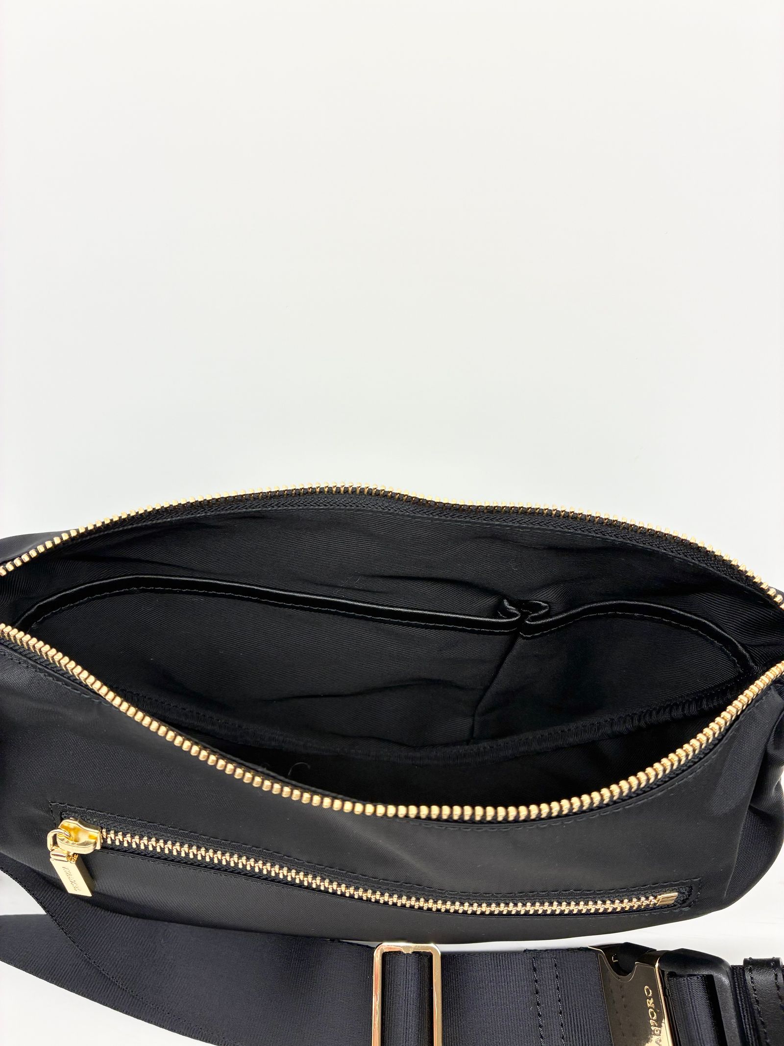 BIANCA / ナイロンボディバッグ / ブラック