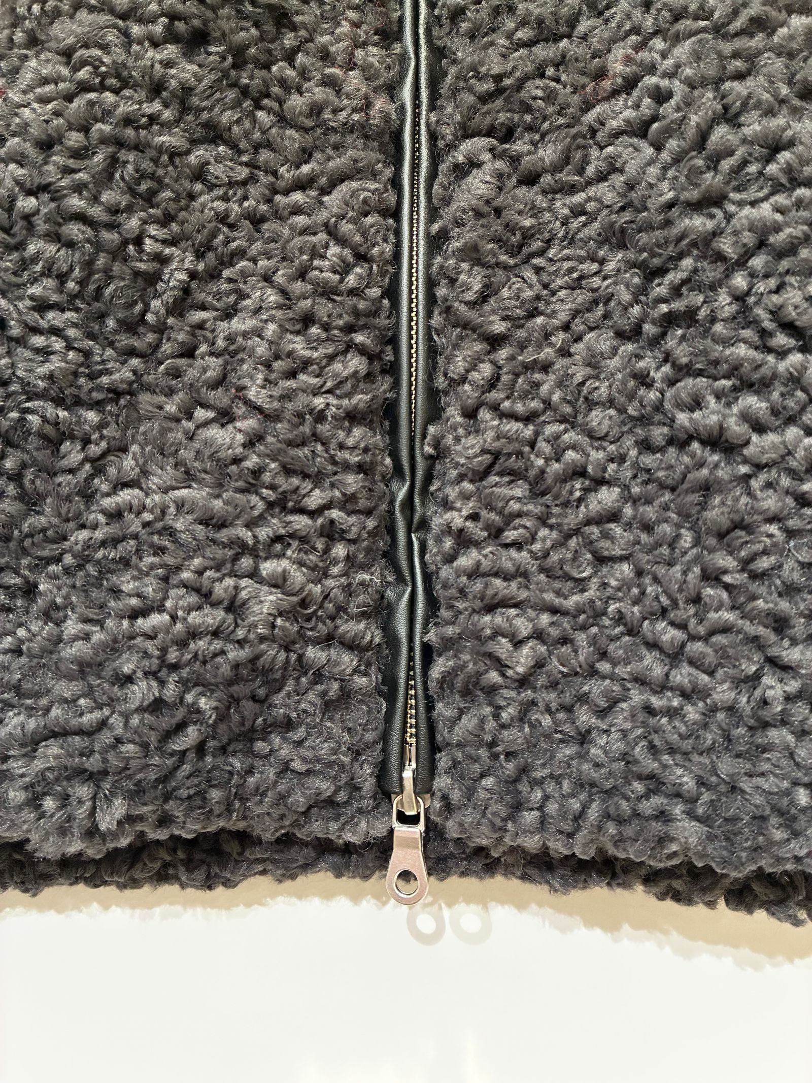 【ミリー】プードルボア ポンチョ / ベスト / ブラック