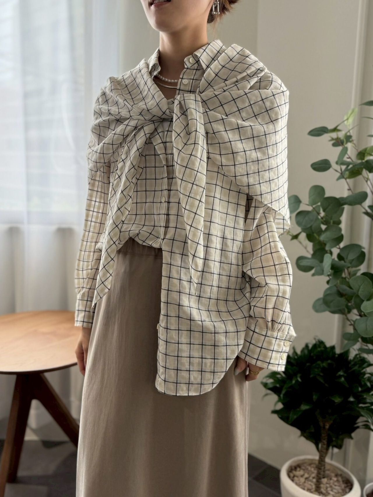 sheer check scarf shirt / シアーチェックスカーフシャツ / ネイビー
