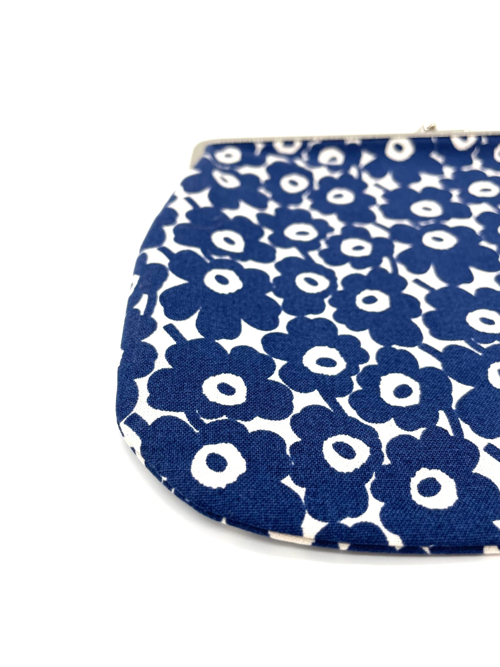 【22AW】マリメッコ/ Puolikas Kukkaro Pikkuinen Unikko ポーチ Marimekko - Puolikas Kukkaro Pikkuinen Unikko/がま口ポーチ