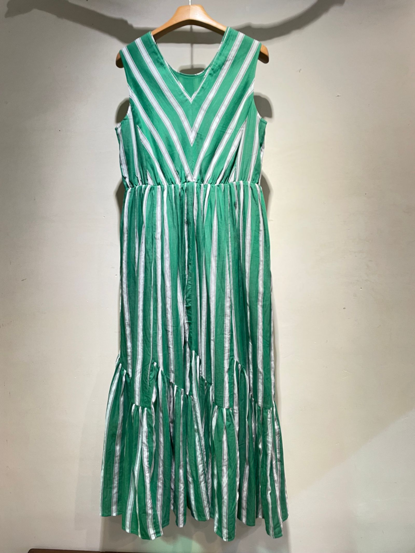Cotton Voile Stripe Sleeveless Slant Panel Dress / ノースリーブワンピース/ ストライプ / グリーン
