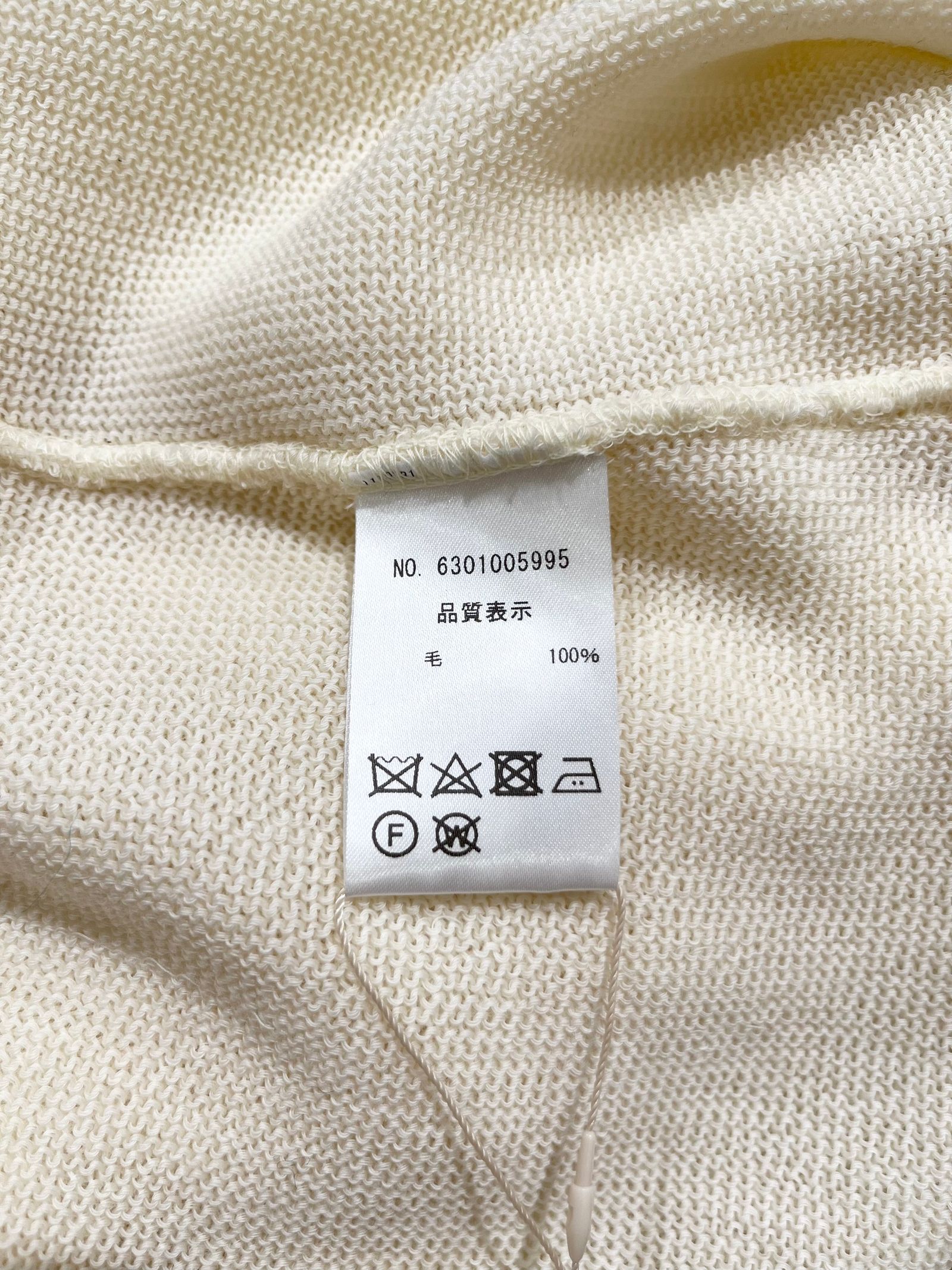 V-neck Long Sleeve Top / Vネックニット / オフホワイト