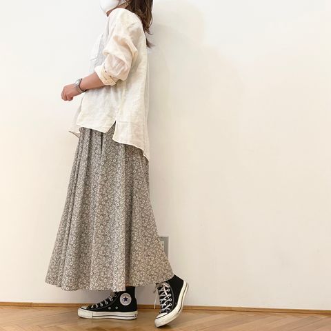 D.M.G.のリネンシャツでフェミニンすぎないナチュラルコーデ
