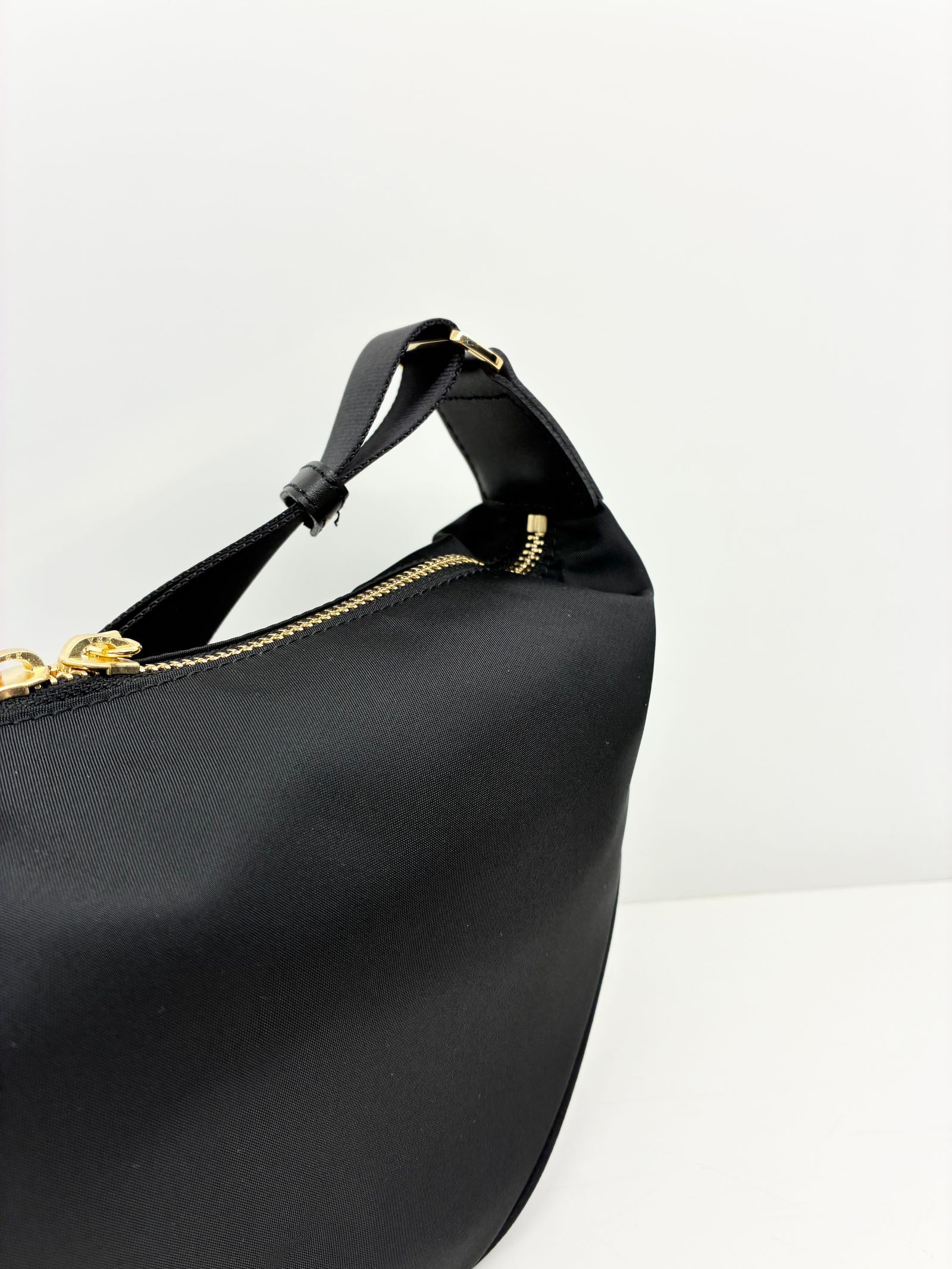 BIANCA / ナイロンボディバッグ / ブラック