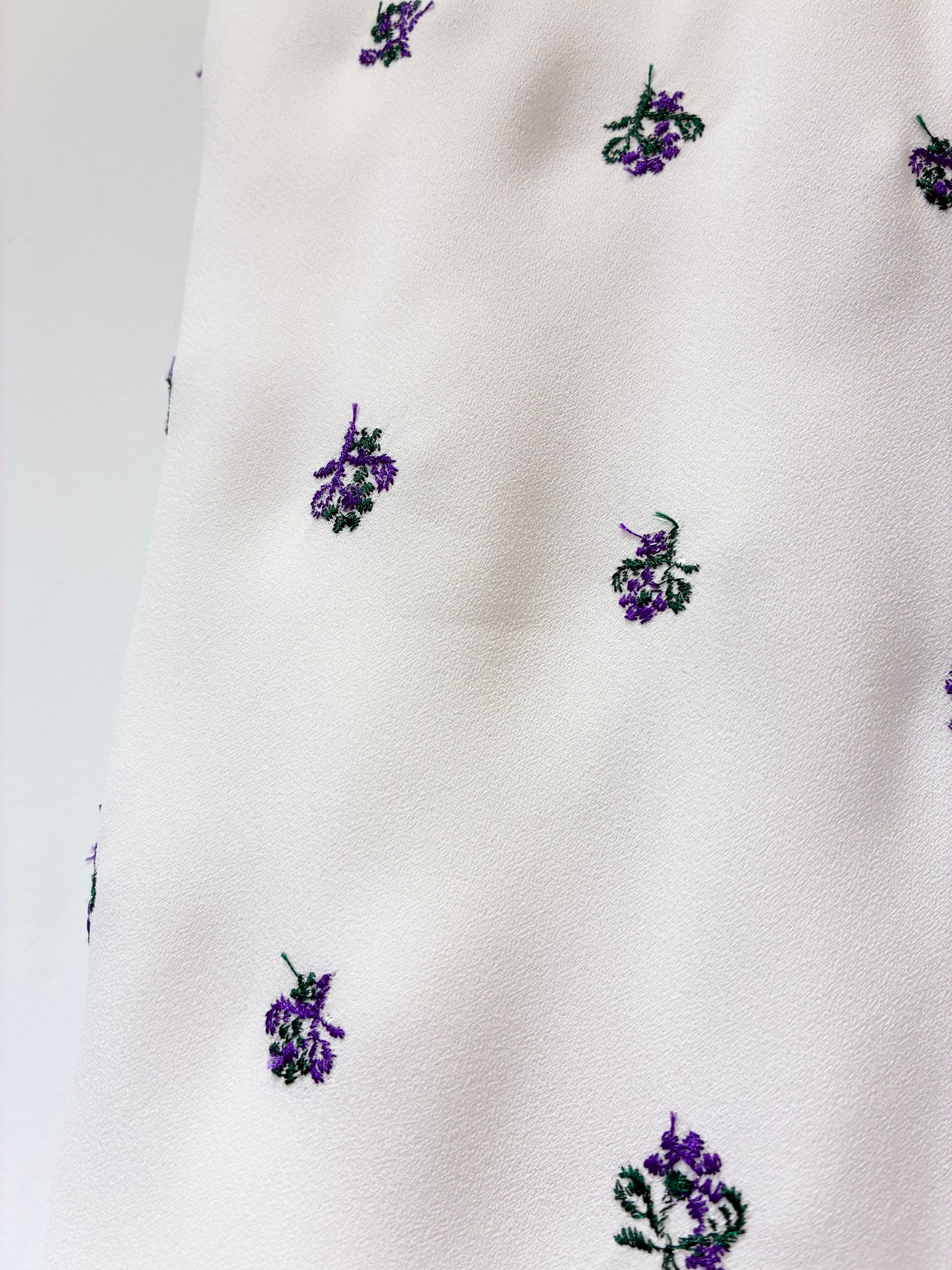 Still Garden Embroidery Skirt / 花柄刺しゅうマーメードスカート / ホワイト