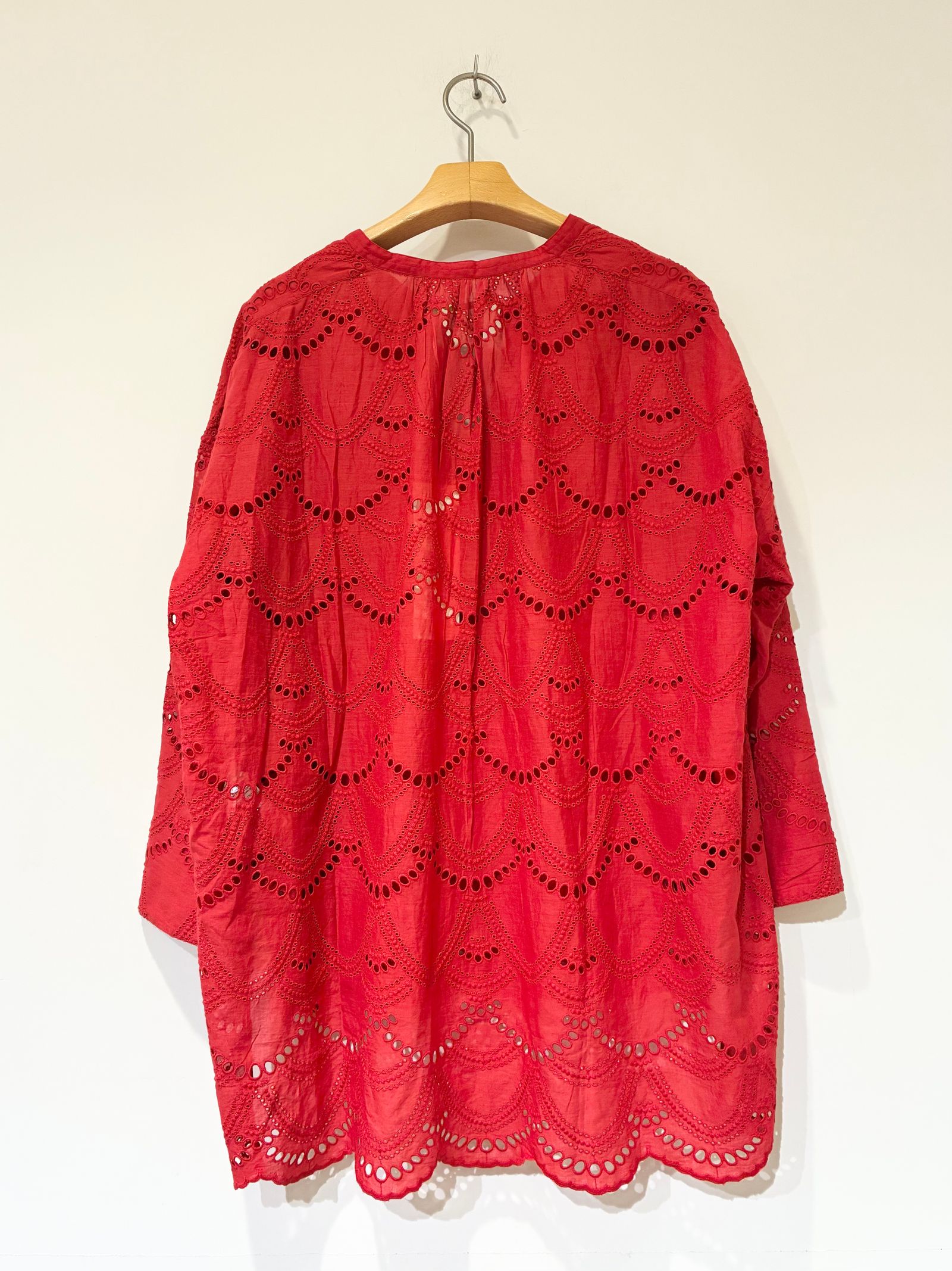 Cotton Voile Dot Hemla Blouse / スカラップ刺繍ブラウス / レッド