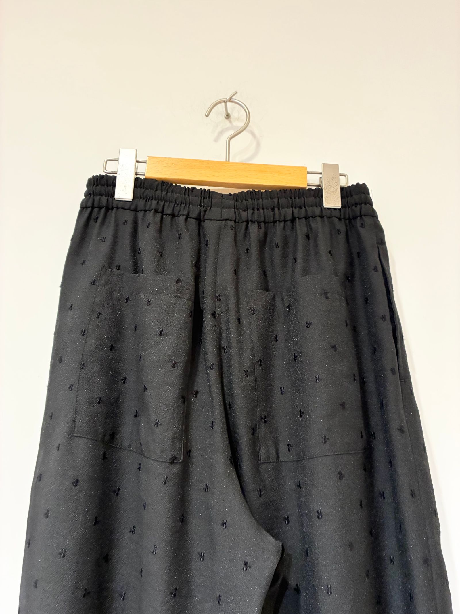 ドットエンブロイダリーパンツ / ドット刺繍ワイドパンツ / ブラック