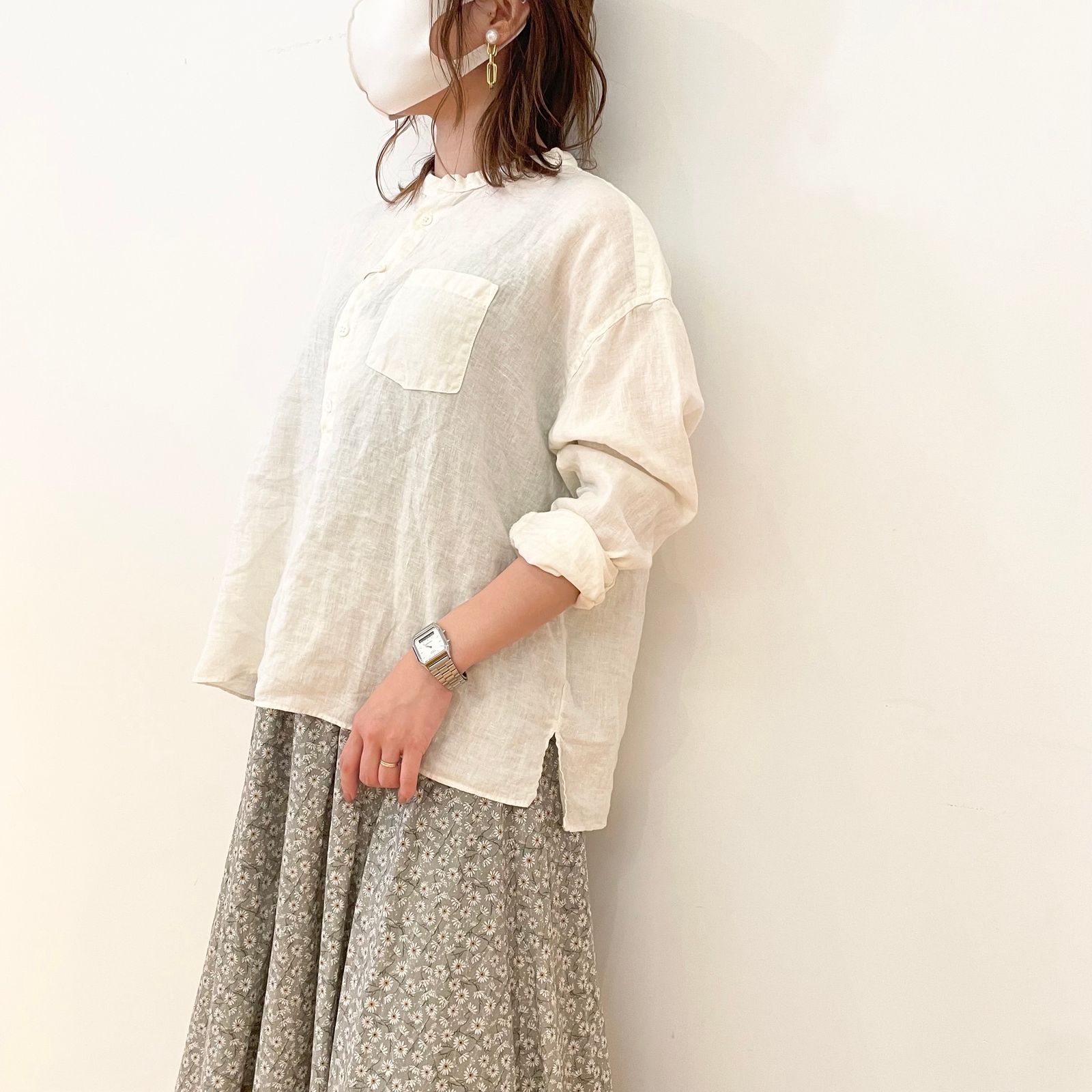 D.M.G.のリネンシャツでフェミニンすぎないナチュラルコーデ