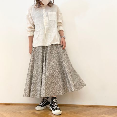D.M.G.のリネンシャツでフェミニンすぎないナチュラルコーデ