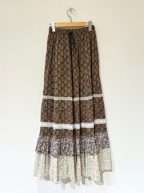 Printed Skirt / 花柄プリントスカート / ブラック