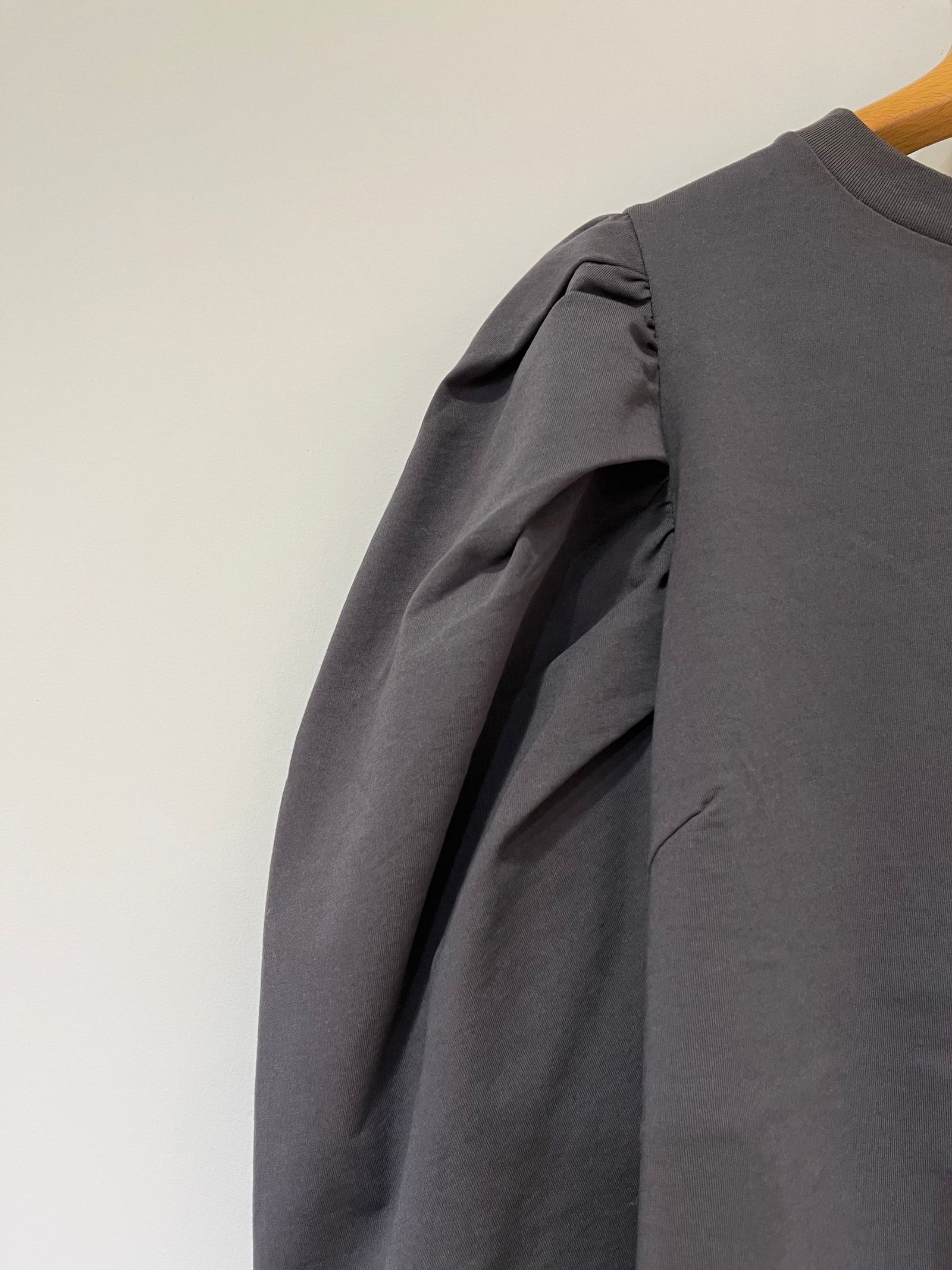【ラスト1点】SHIRRING JERSEY BLOUSE / パフスリーブカットソー / ロンT / チャコールグレー