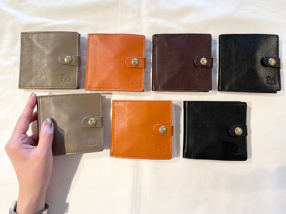 IL BISONTE スナップボタン二つ折り財布