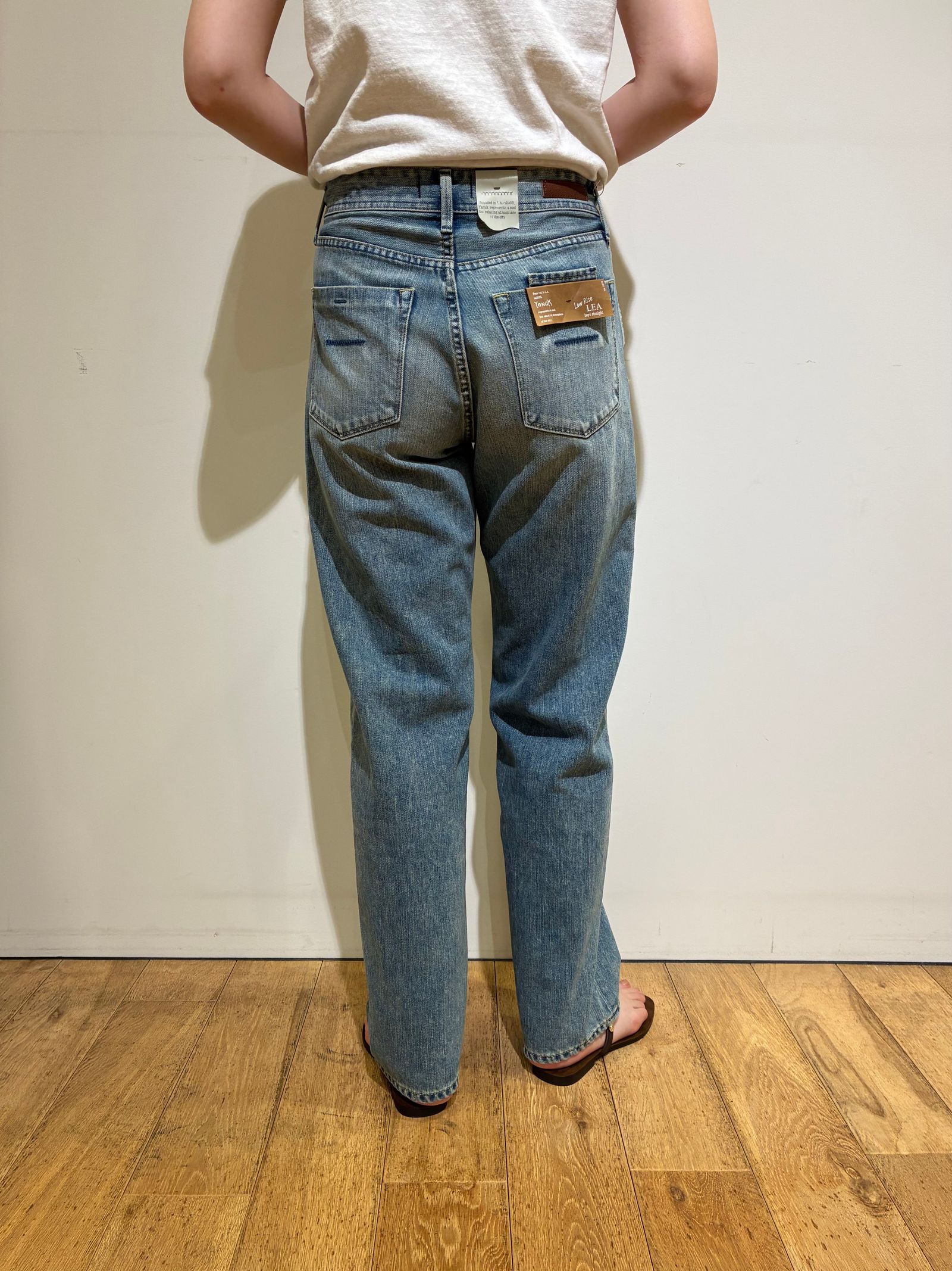 美品 YANUK LEA ストレートデニム ライトブルー26 - メルカリ