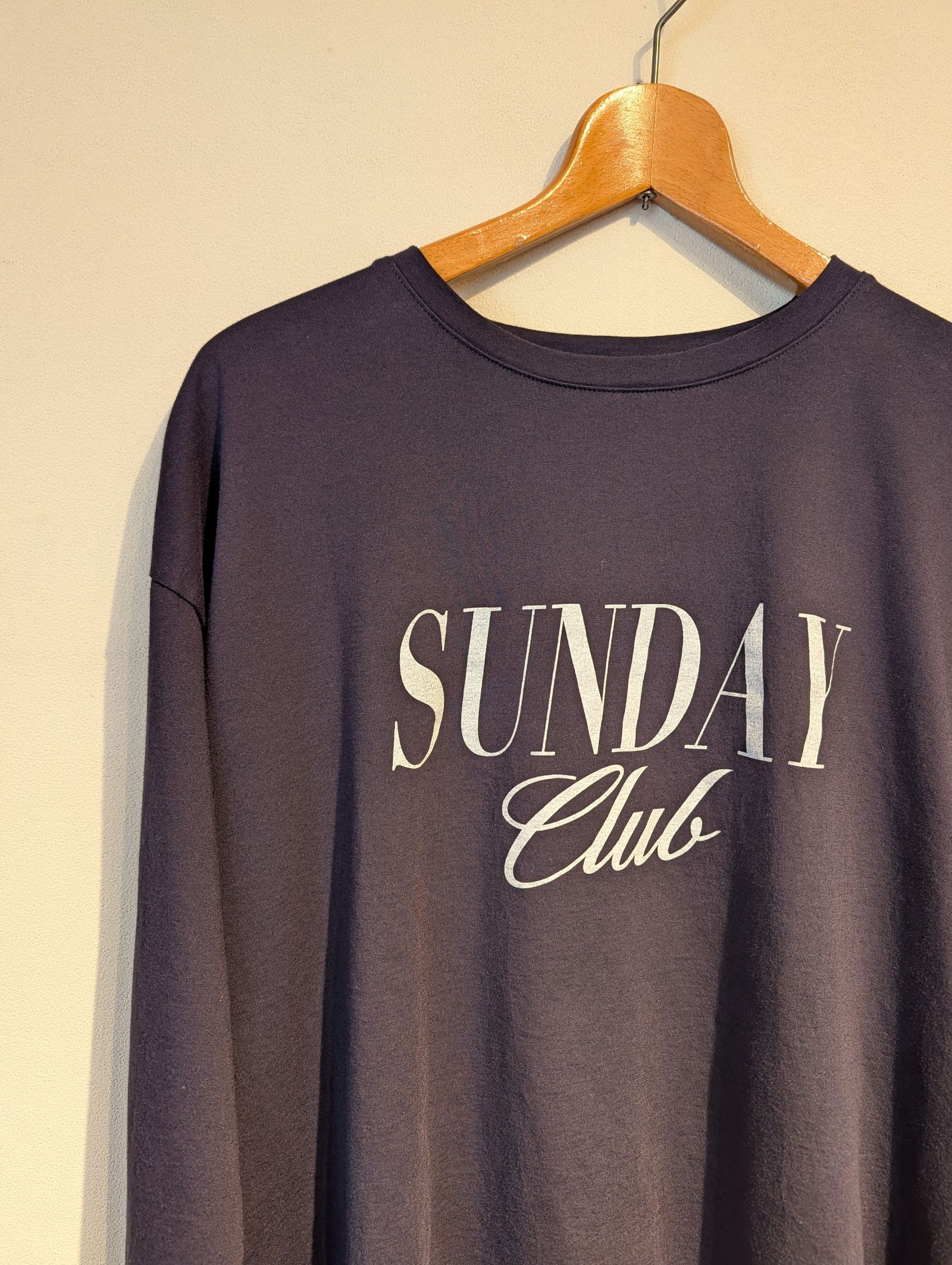 接触冷感-"SUNDAY Club"ロゴロングT-shirt / ロンT / 長袖Tシャツ / ネイビー