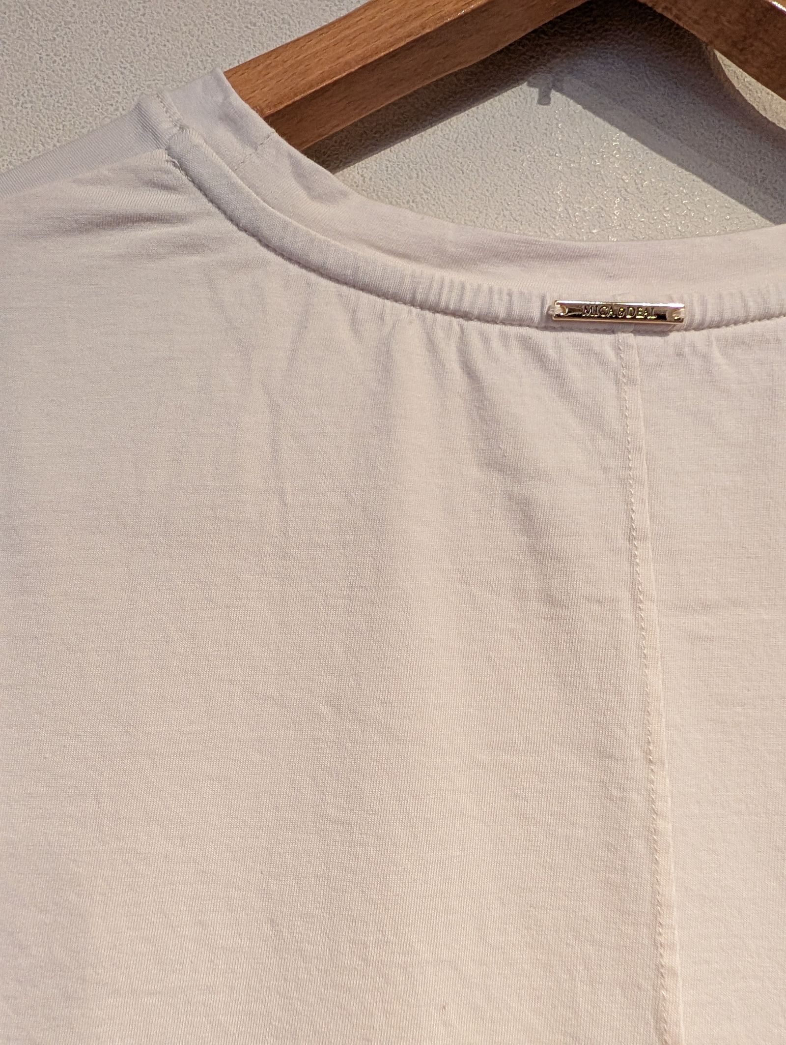 "LAIA"ロゴヘムラウンドT-shirt / ロゴTシャツ / ベージュ