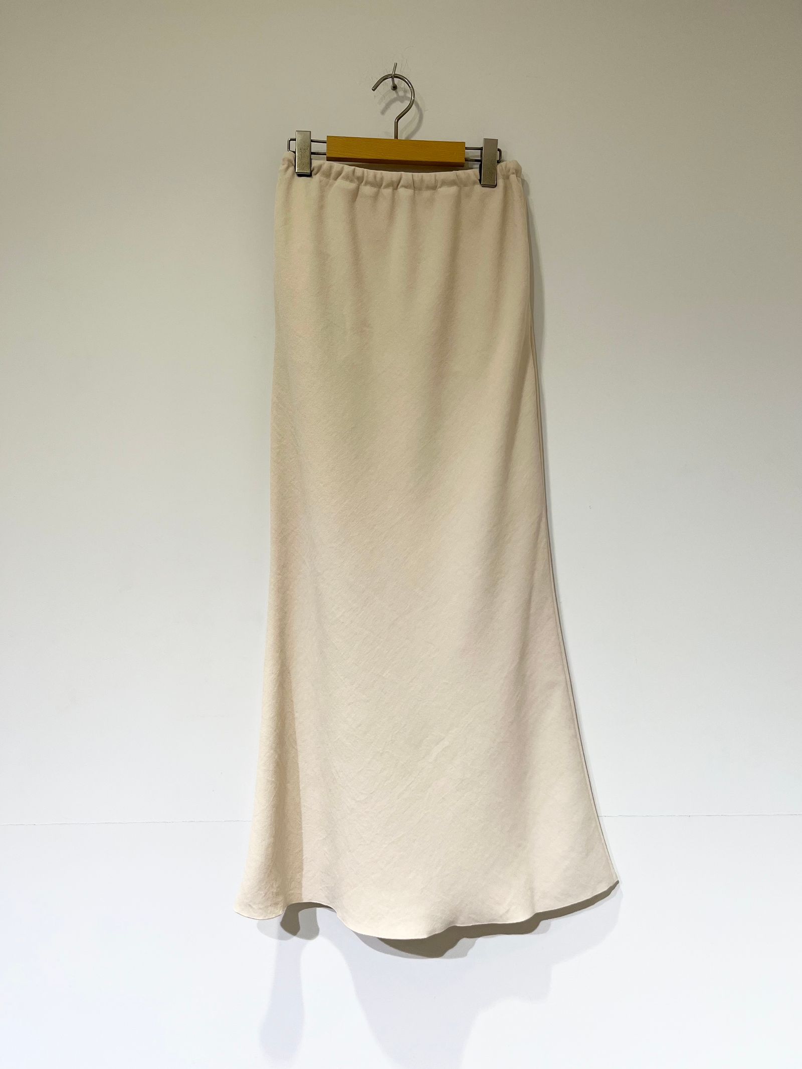 【Bed&Breakfast】 Back Satin Dry Georgette Skirt / マーメイドスカート / ベージュ