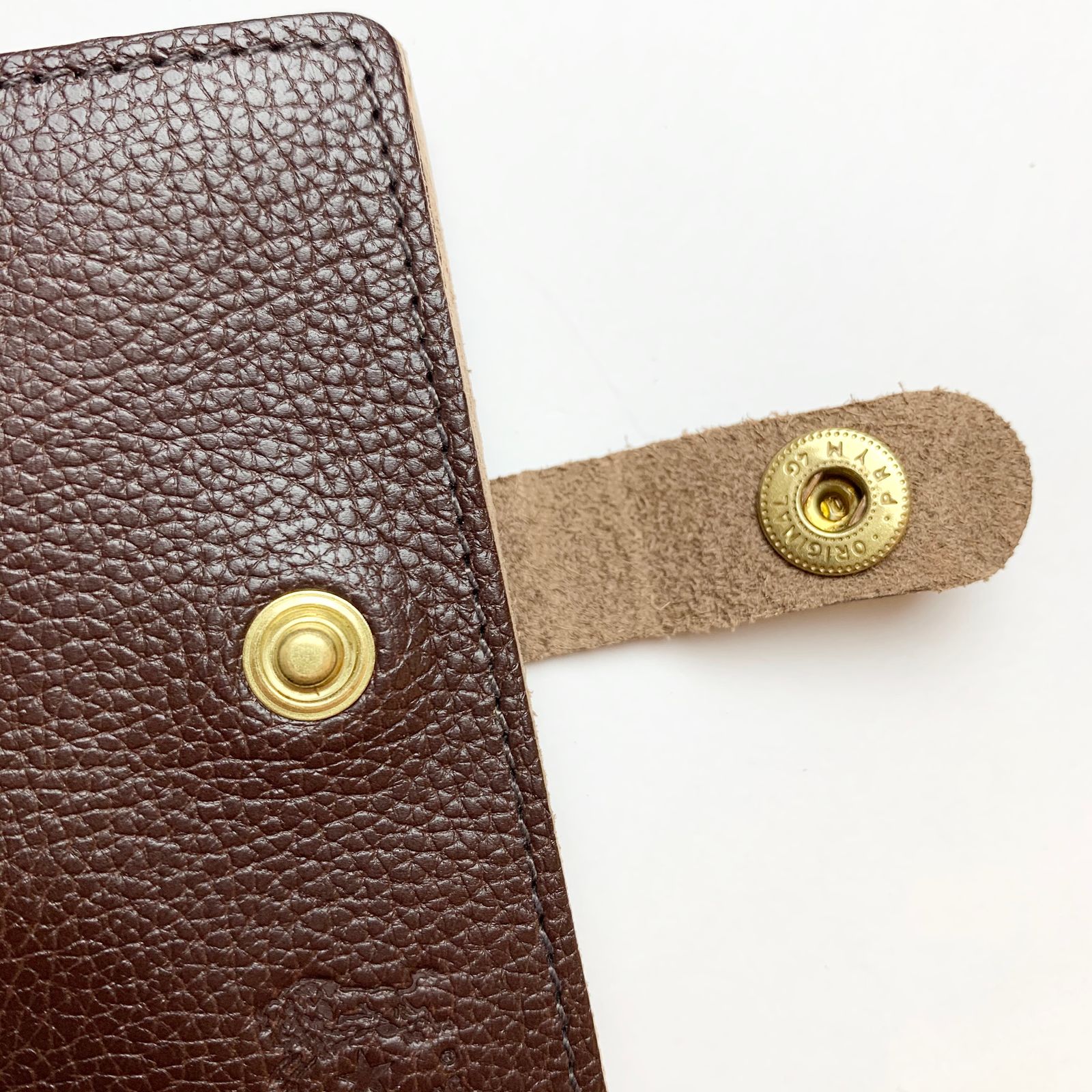 レザー二つ折り財布