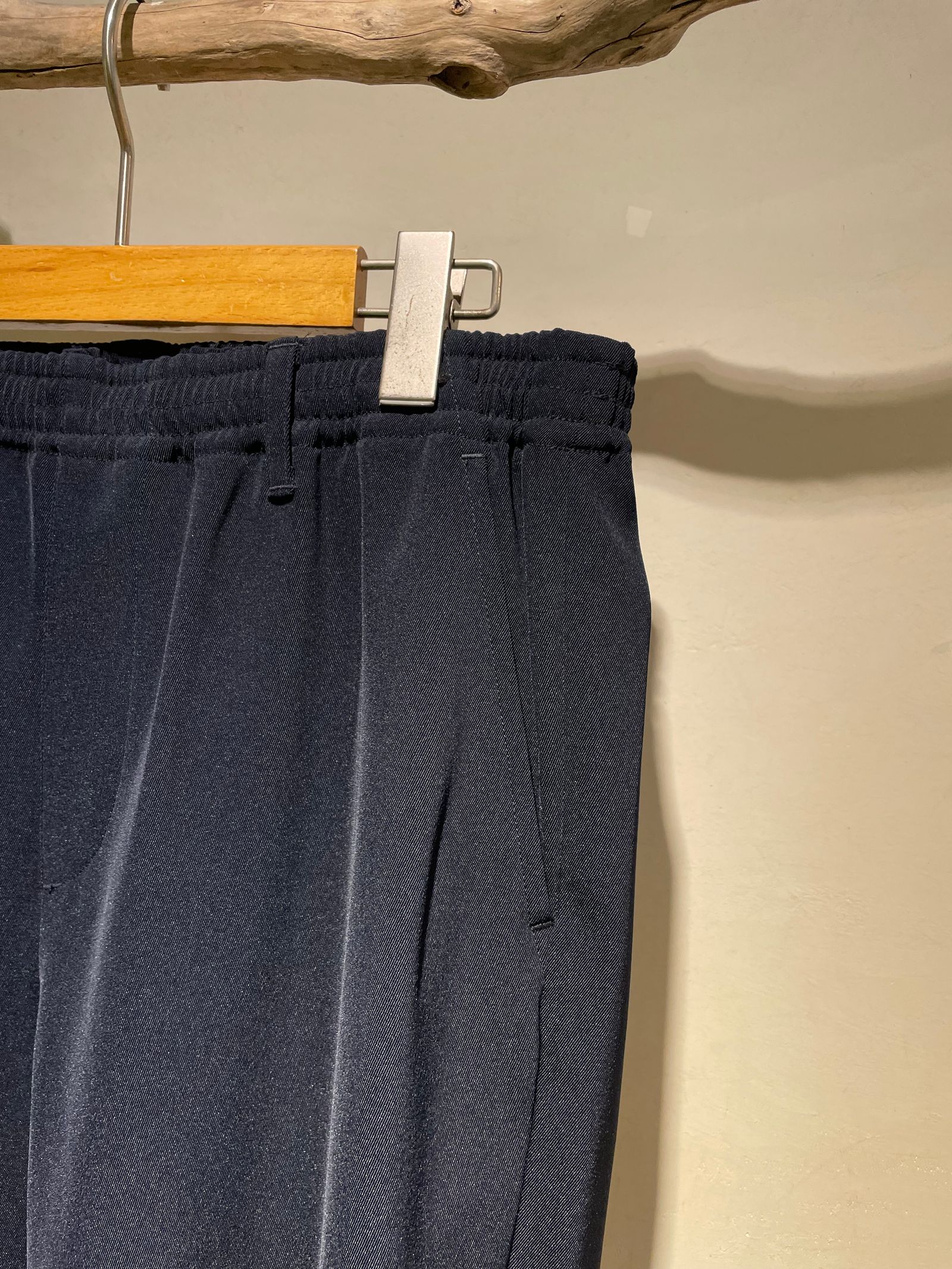 SEMI WIDE TWILL EASY TROUSERS / イージーパンツ / ダークネイビー