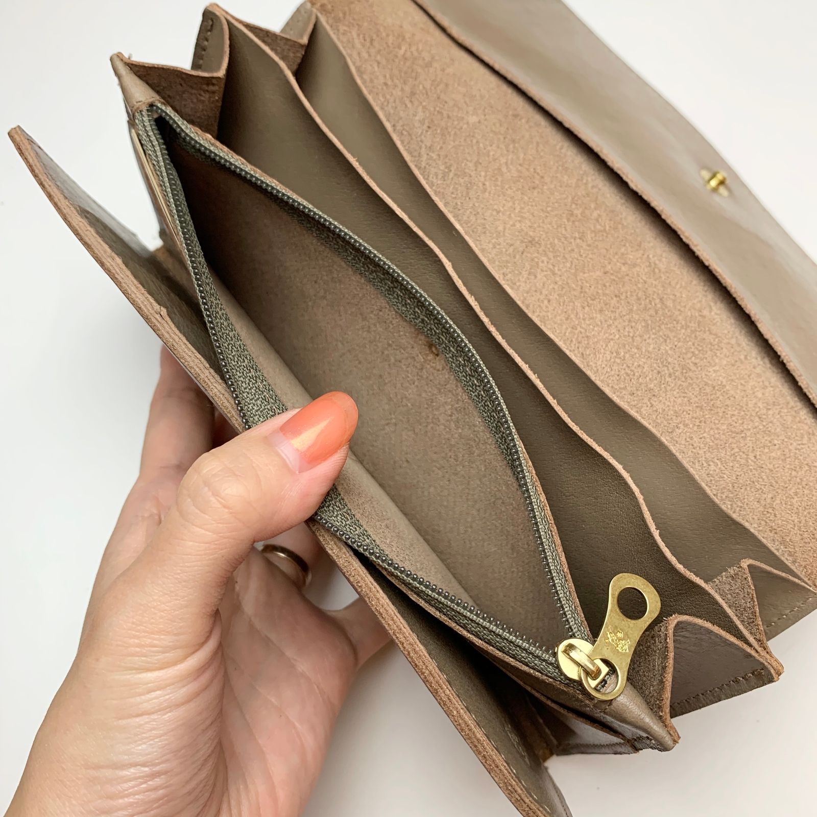三つ折り長財布