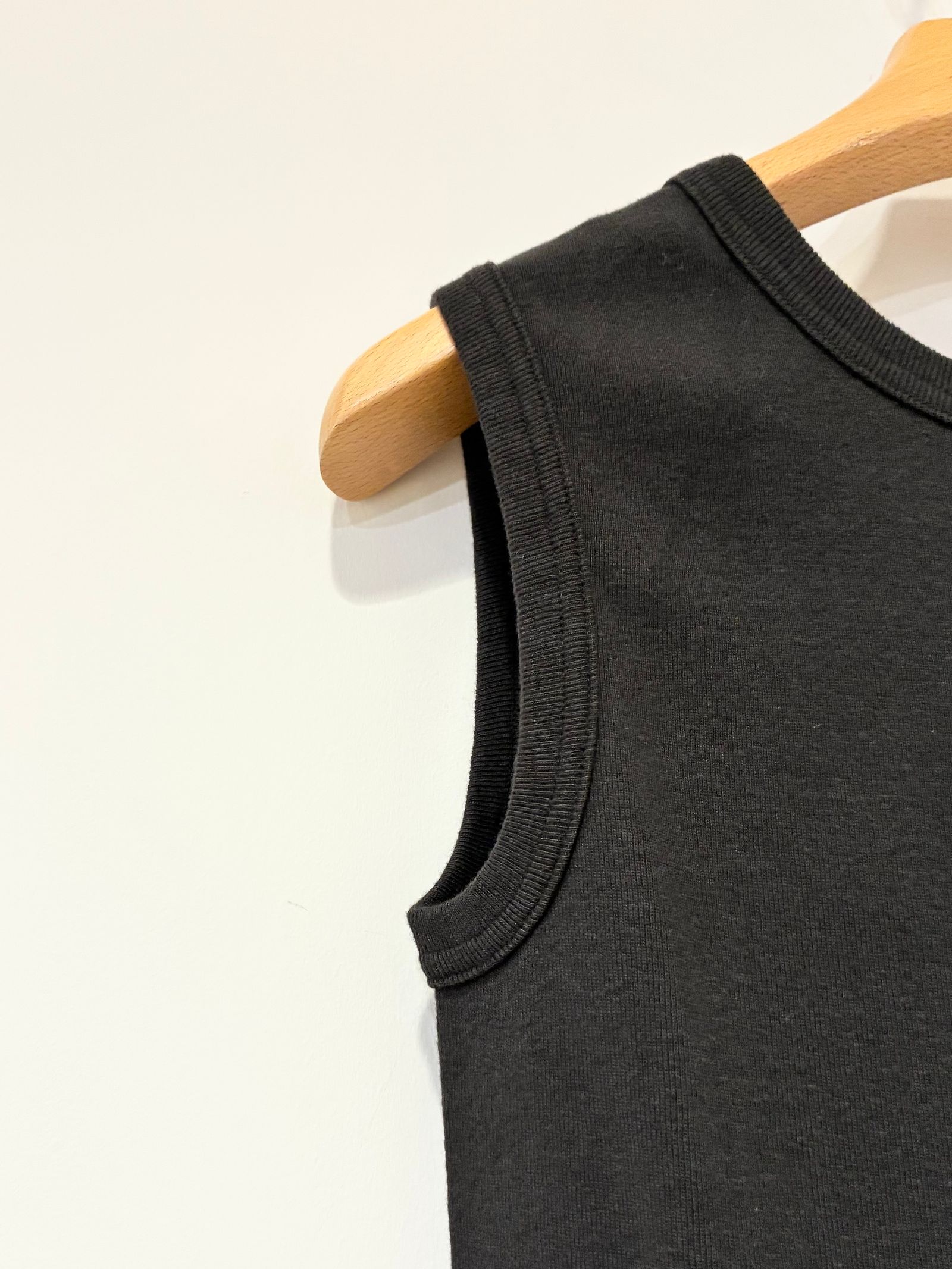 CIRCULAR RIB SLEEVELESS / ノースリーブトップス / タンクトップ / ブラック