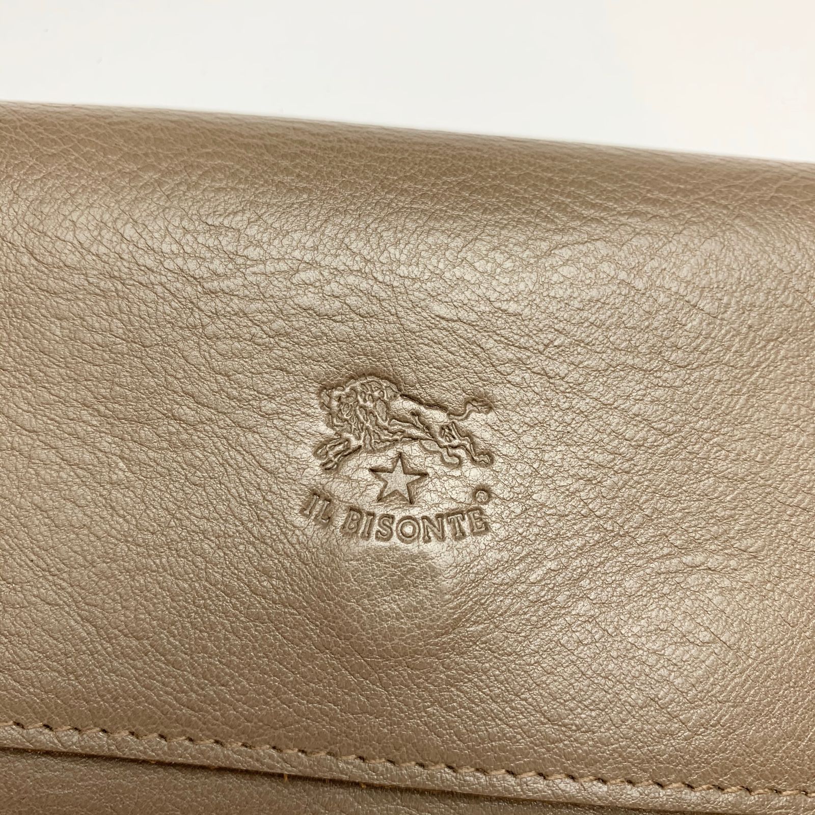 三つ折り長財布