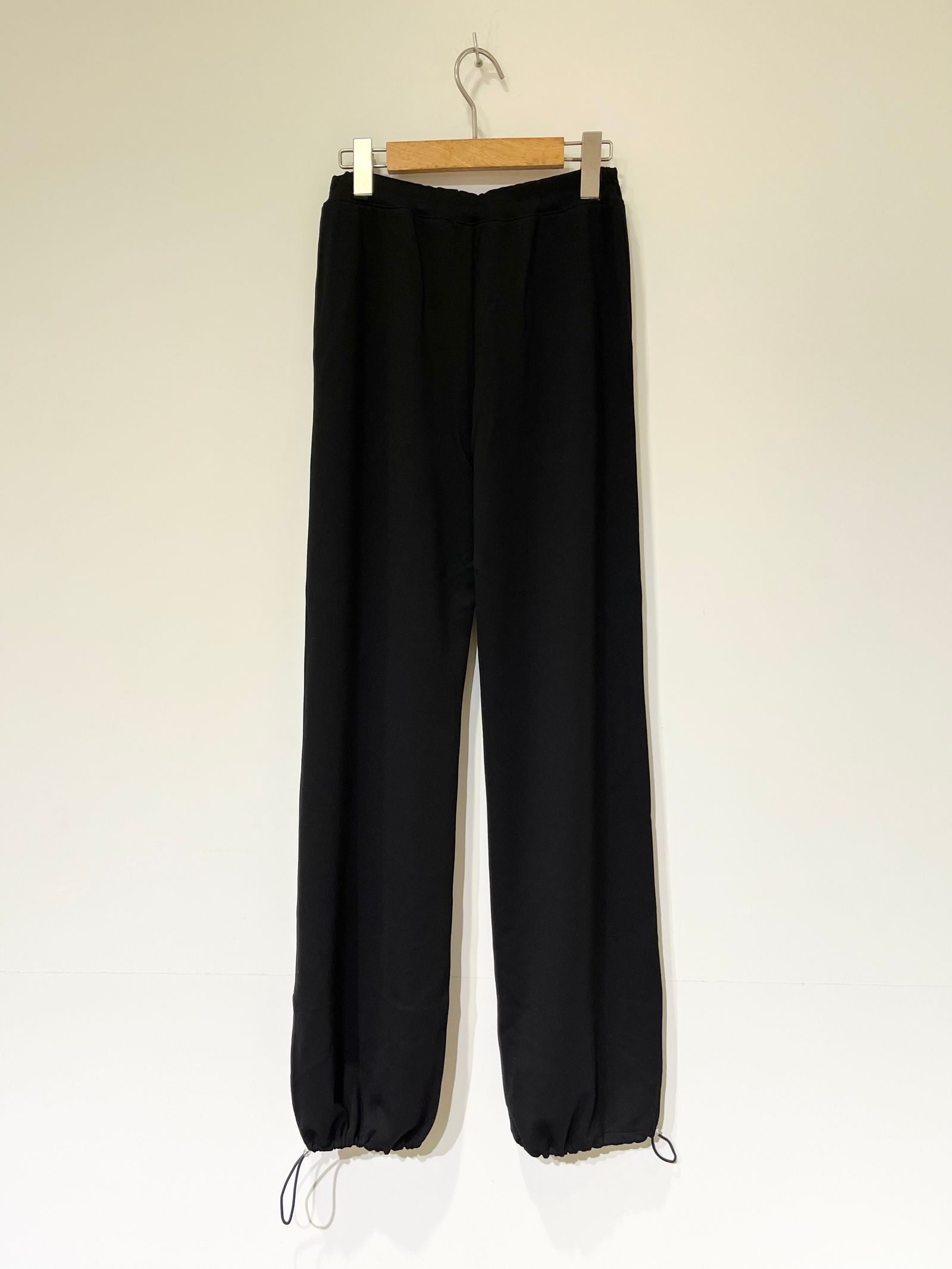 Standard Stretch Super Ponte Pants / 裾絞りパンツ / ブラック
