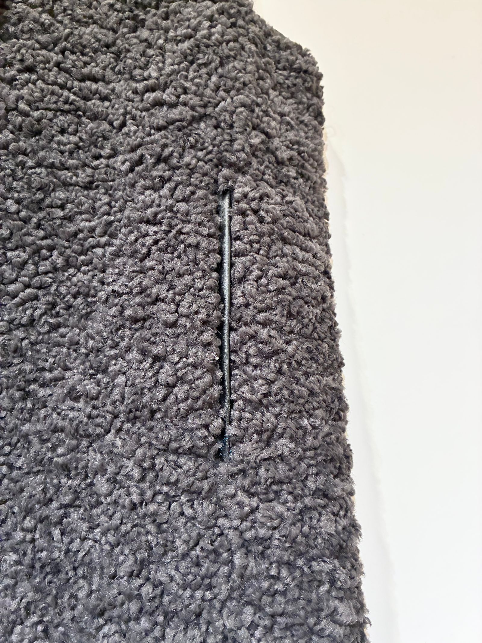 【リア】プードルボア ロングベスト / ブラック