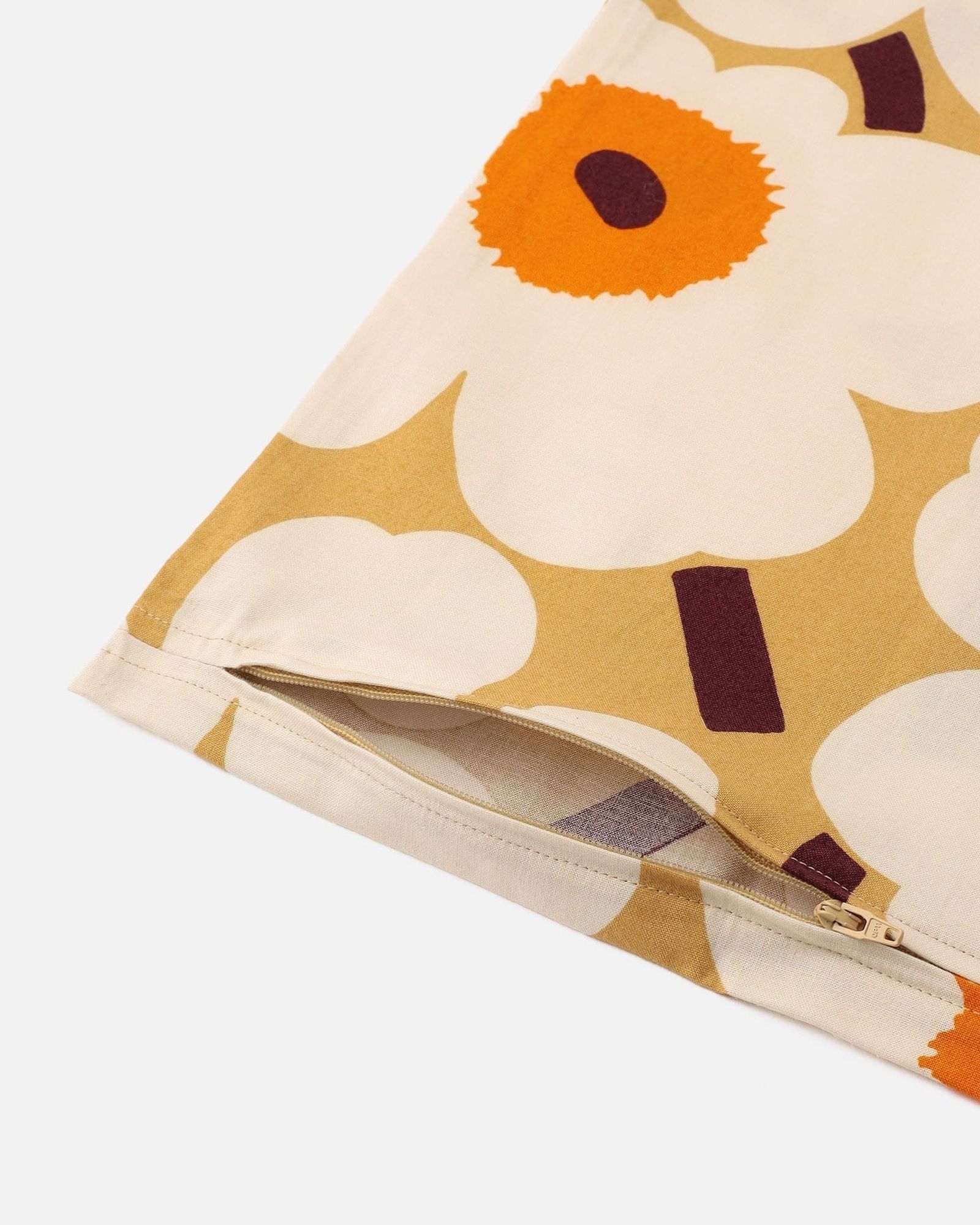 【ラスト1点】Pieni Unikko / ウニッコクッションカバー / 50×50cm / キャメル / ベージュ