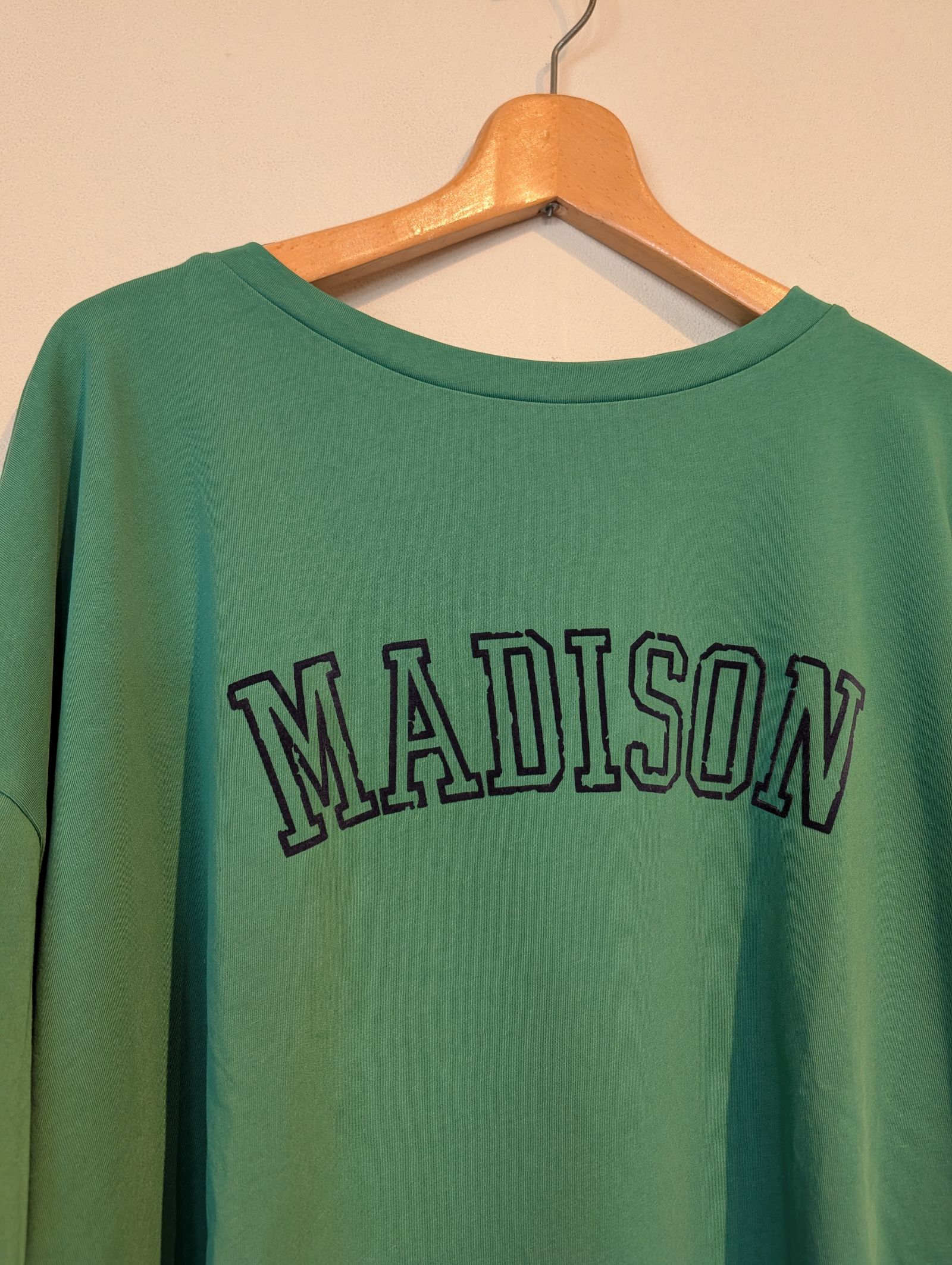 "MADISON"ロゴプリントハーフスリーブT-shirt / グリーン