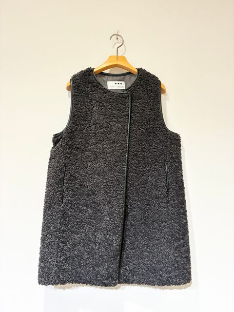 【リア】プードルボア ロングベスト / ブラック