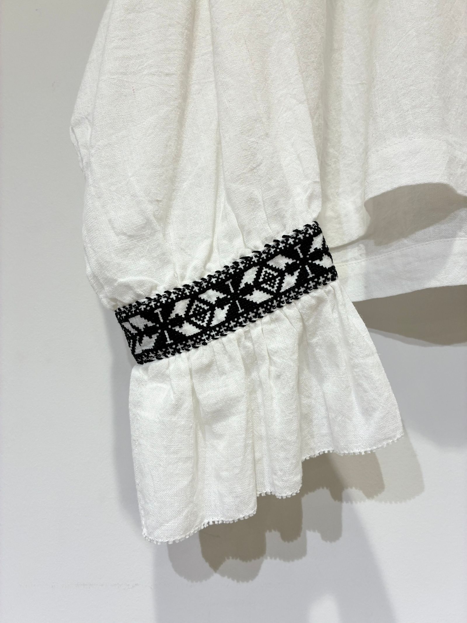 Embroiderd Blouse / 刺繍ブラウス / ホワイト