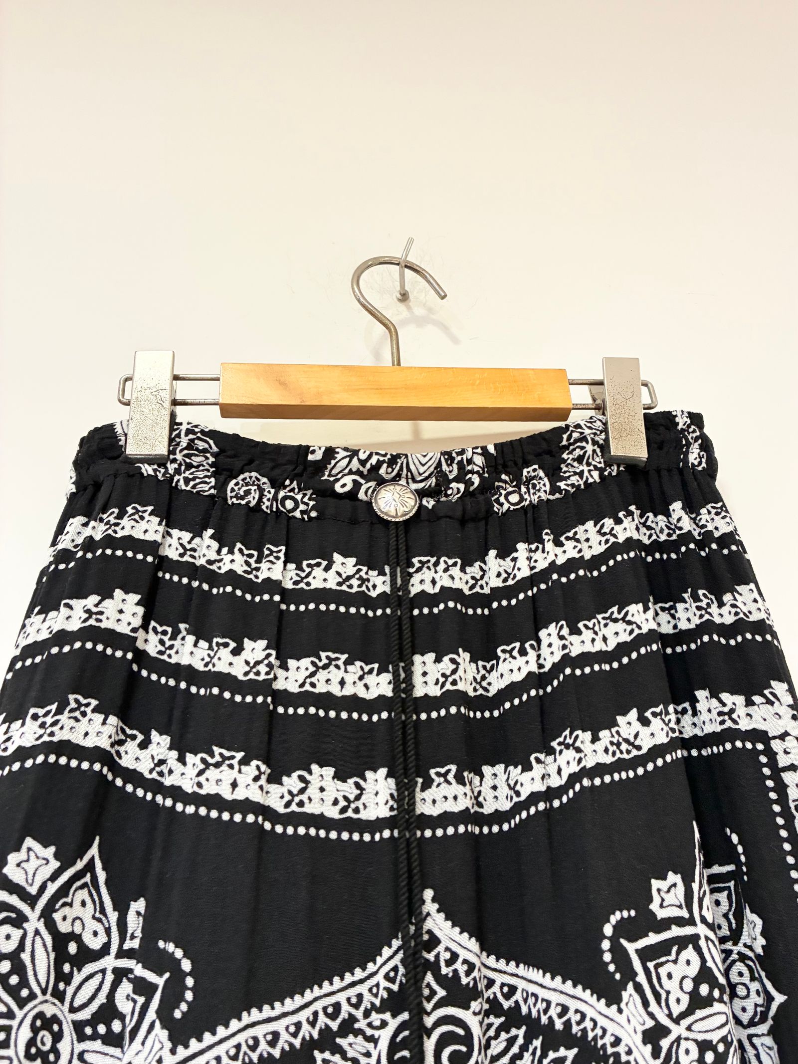 Printed Skirt / バンダナ柄プリントスカート / ブラック