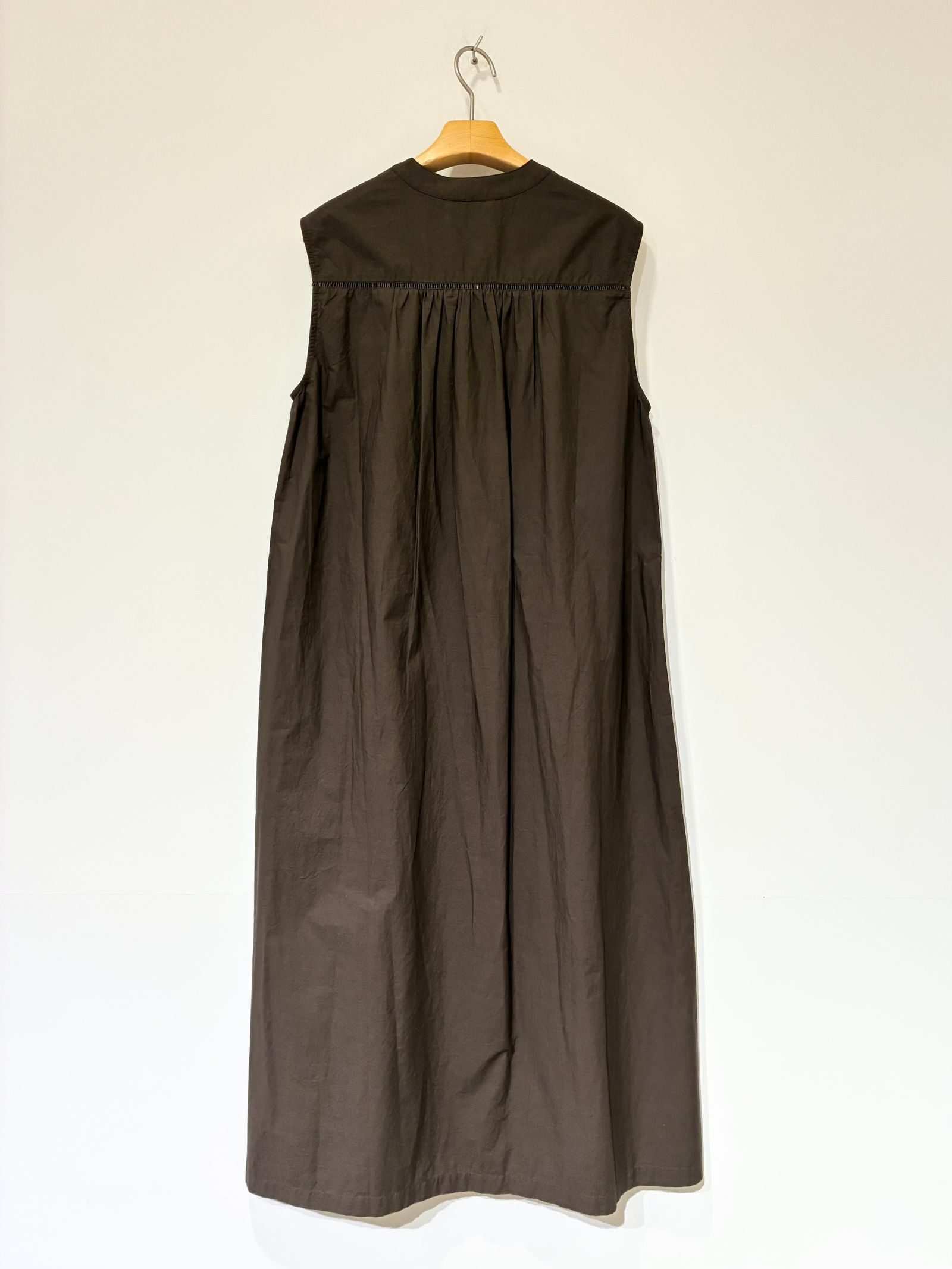 Poplin Daisy Cutwork Sleeveless Dress / 刺繍ノースリーブワンピース / ブラウン