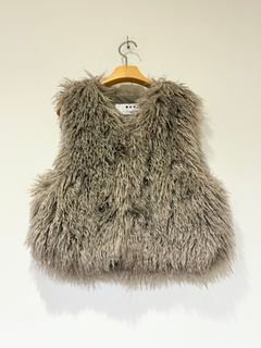 ウェイビーファー ショートジレ / ファーベスト / グレーベージュ