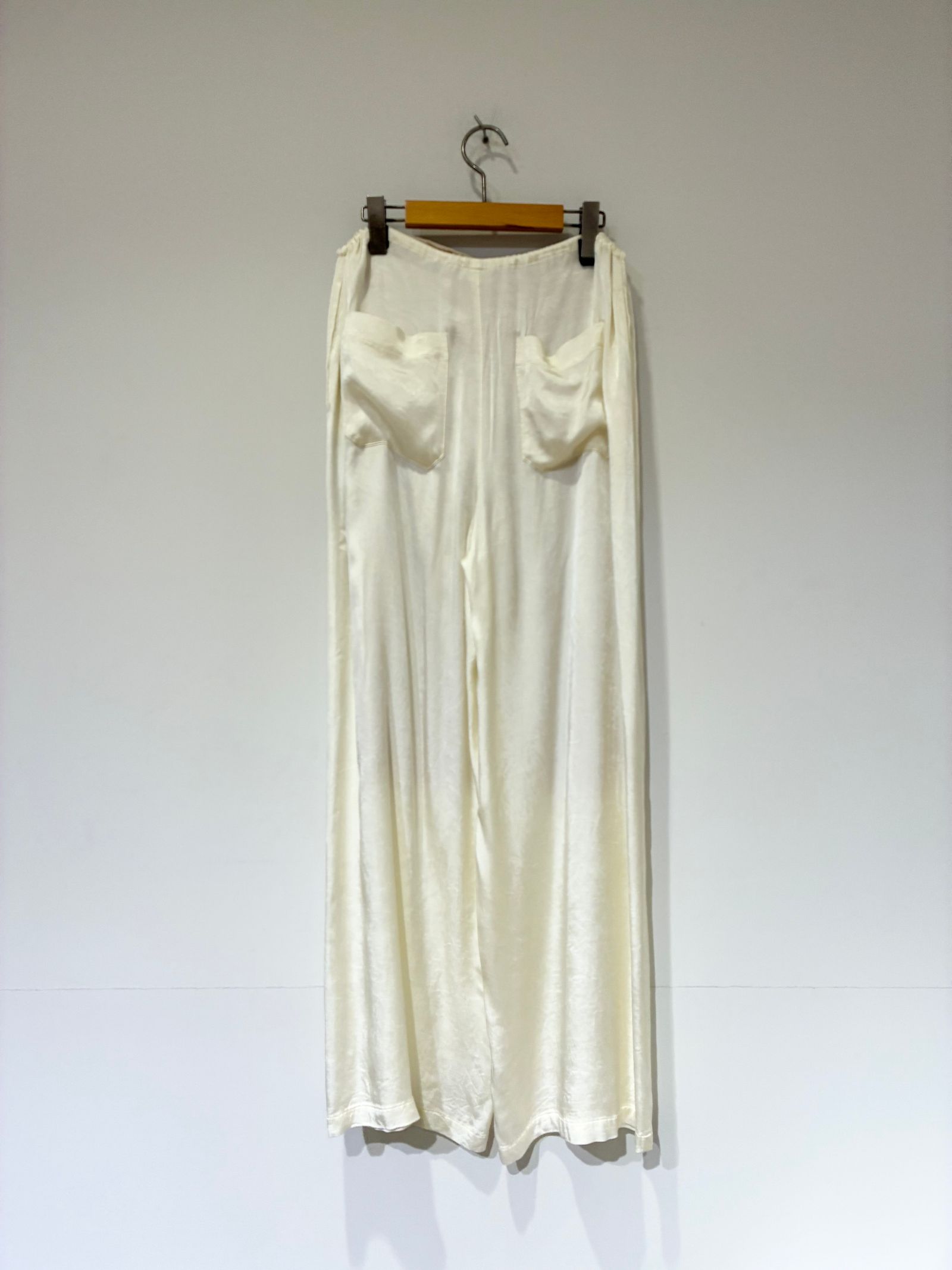 White Pants / レーヨンサテンパンツ / ホワイト