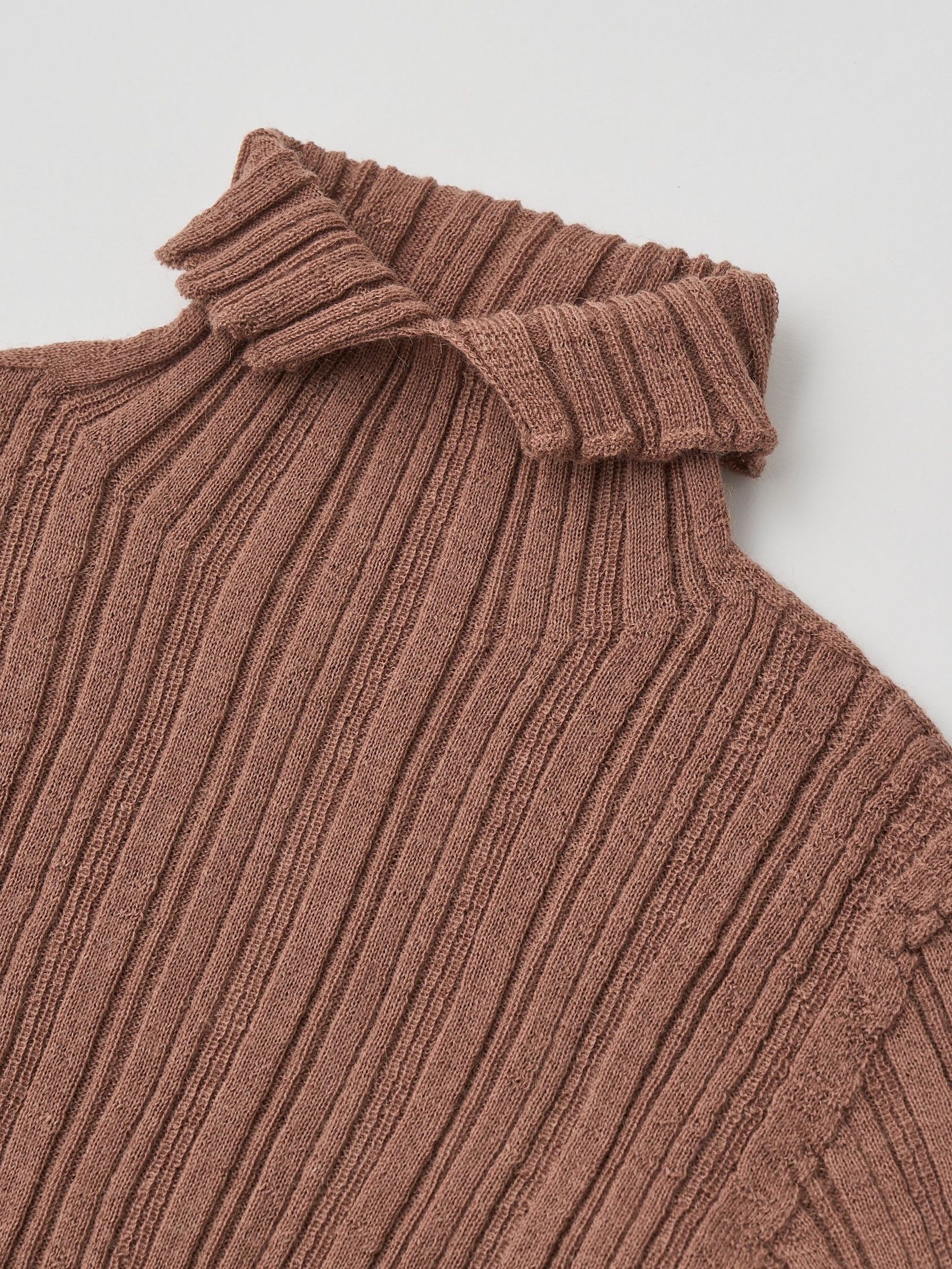 ROYAL BABY ALPACA RANDOM RIBBED-KNIT HIGH-NECK P/O / ブラウン