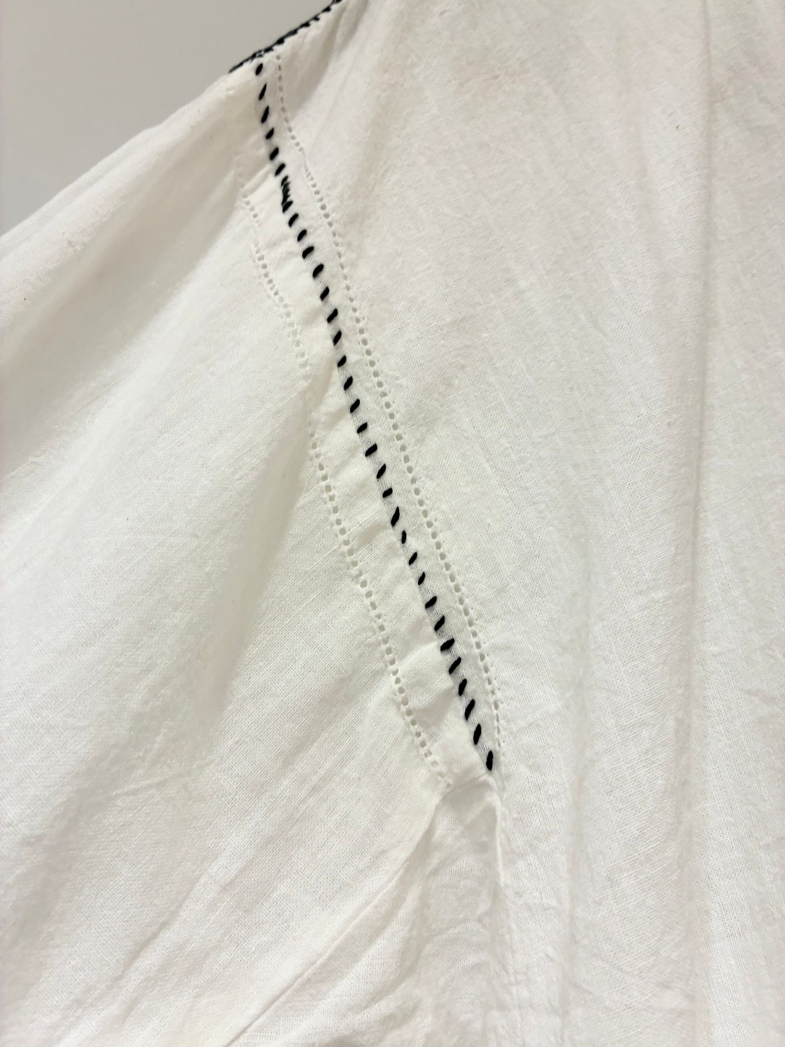 Embroiderd Blouse / 刺繍ブラウス / ホワイト