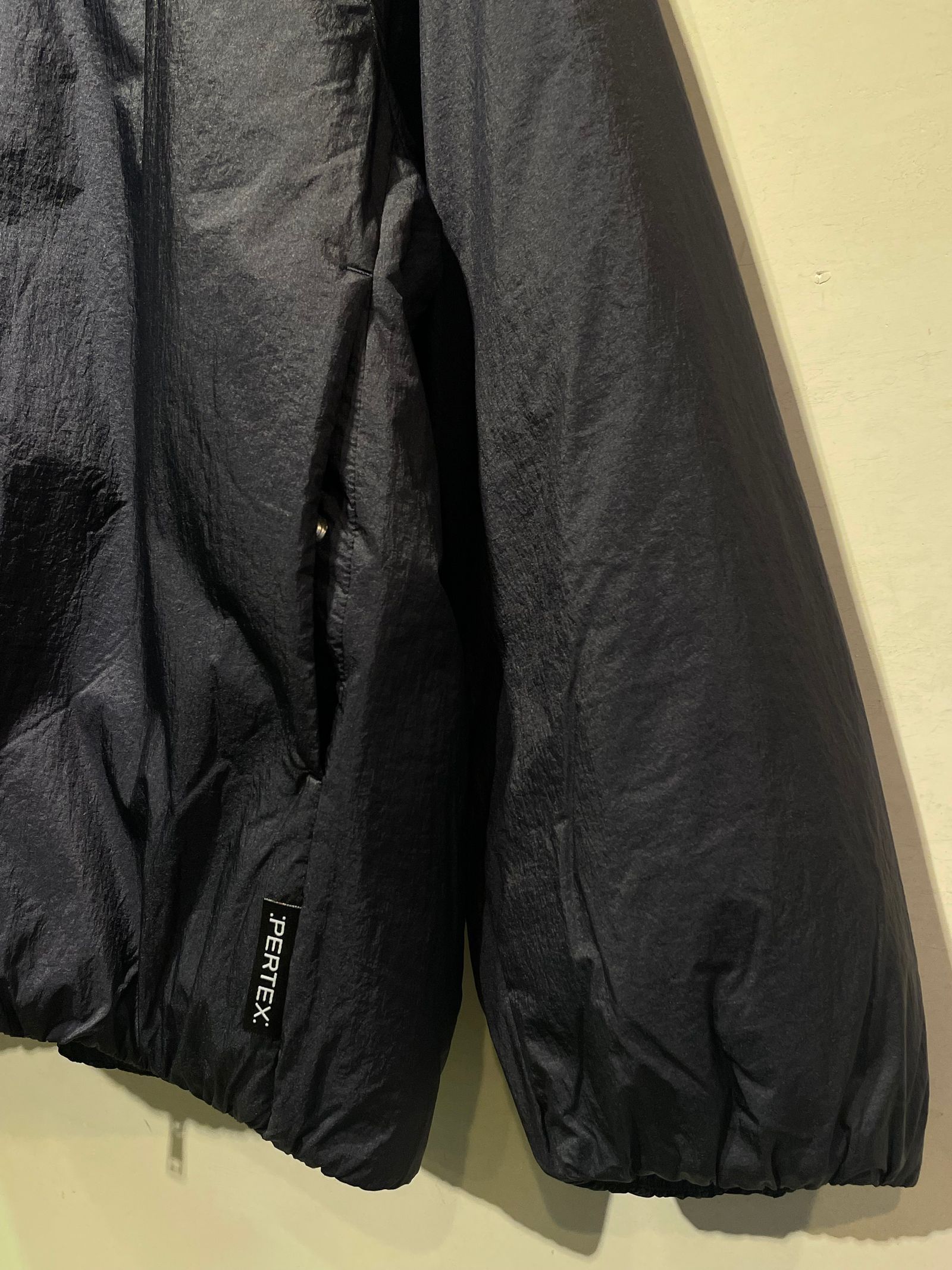 MEN'S INSULATION BOMBER JACKET / 中綿入りジャケット / ネイビー