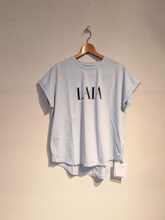 "LAIA"ロゴヘムラウンドT-shirt / ロゴTシャツ / ライトブルー