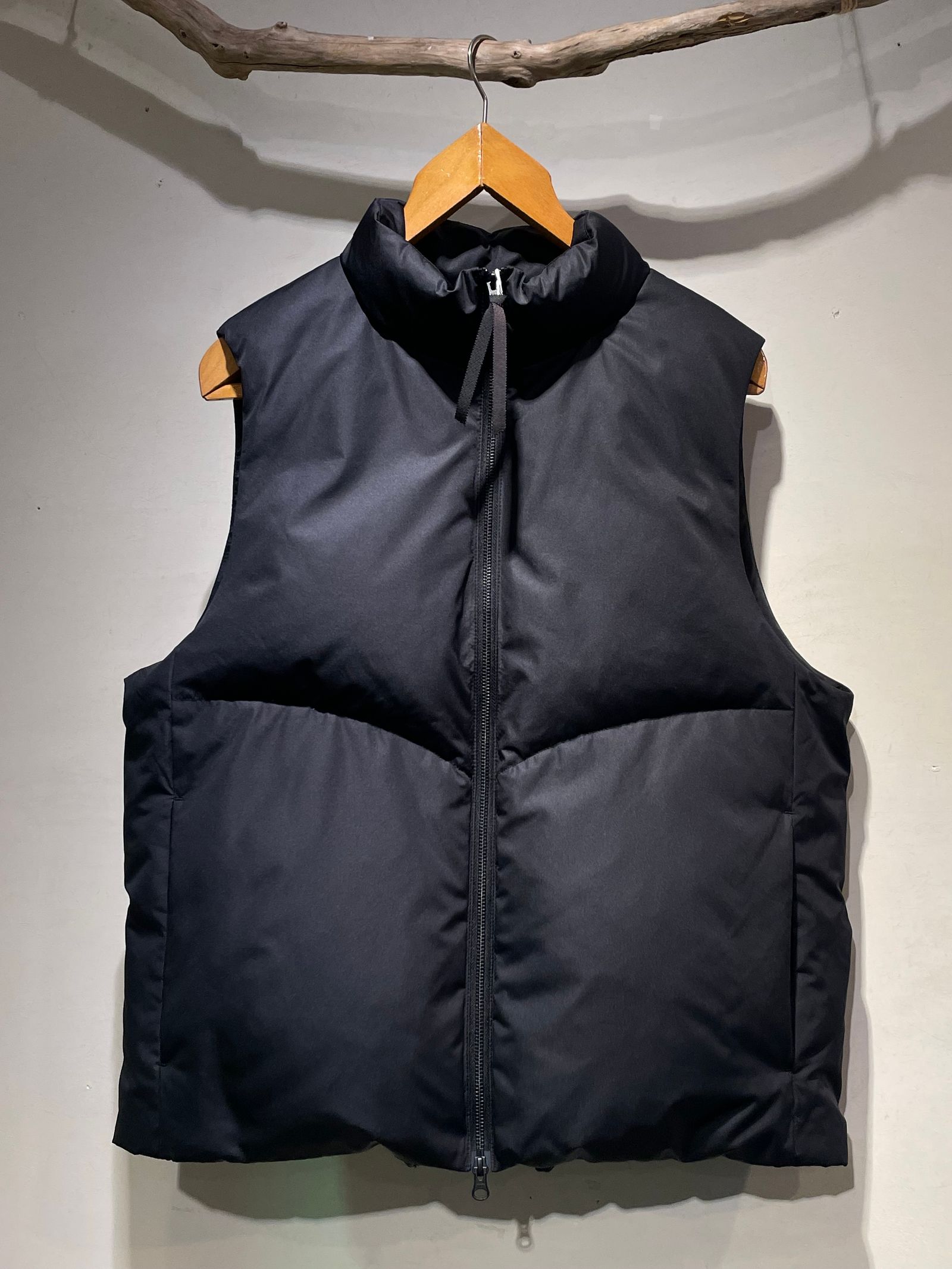 STAND DOWN VEST / スタンドカラーダウンベスト / ブラック