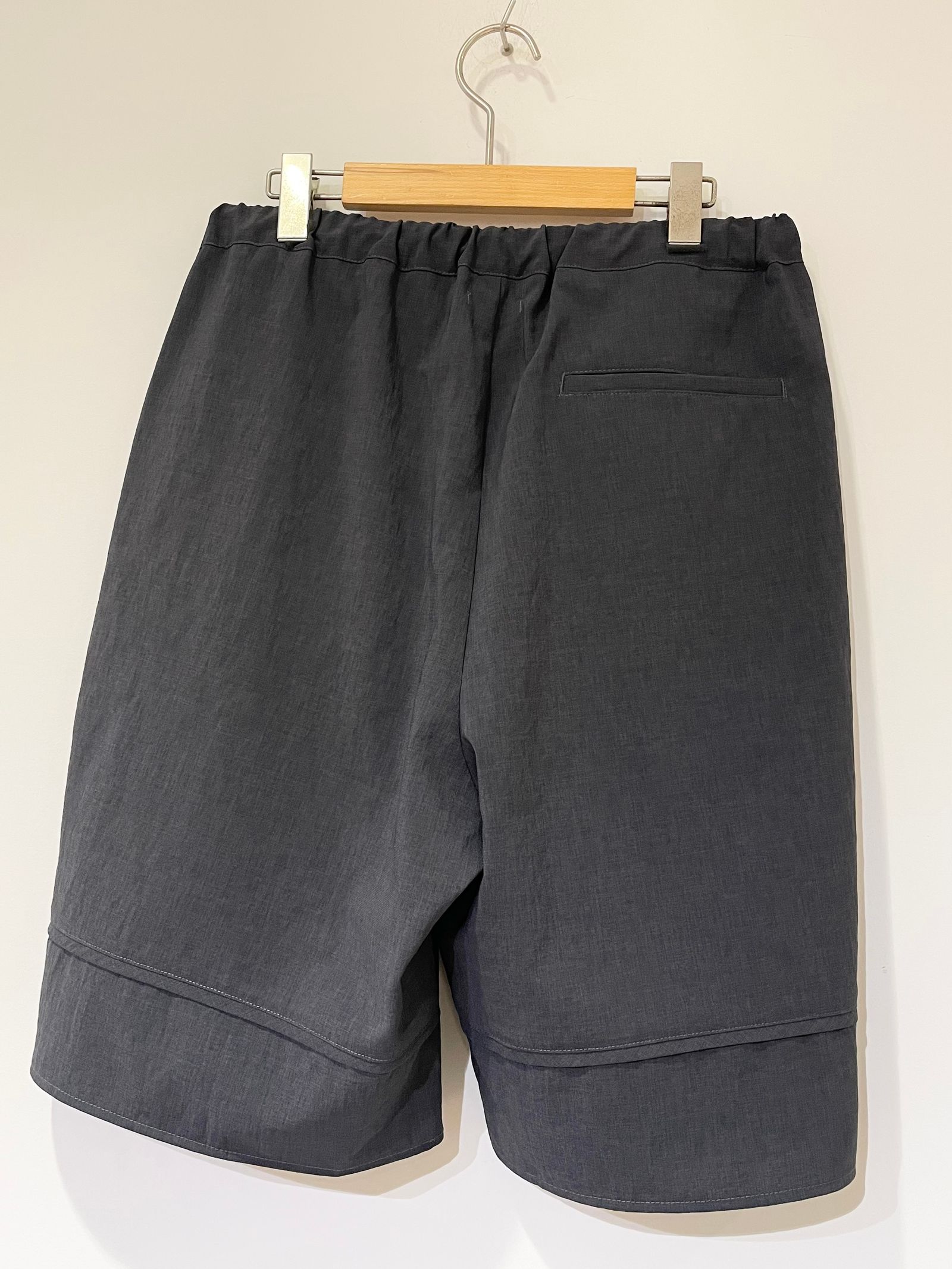 Shari Wide Shorts / タックワイドショートパンツ / シャンブレーブラック