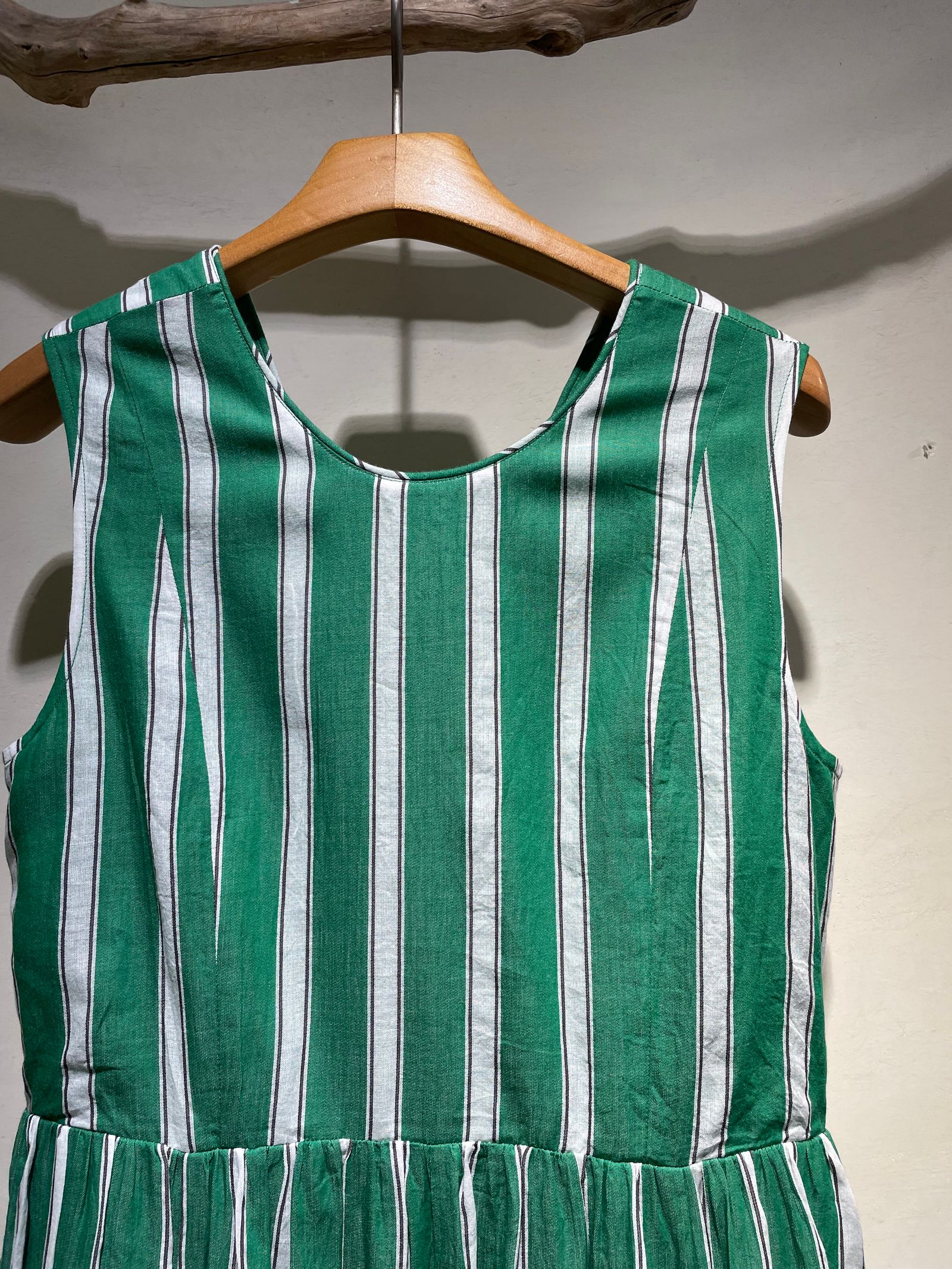 Cotton Voile Stripe Sleeveless Slant Panel Dress / ノースリーブワンピース/ ストライプ / グリーン
