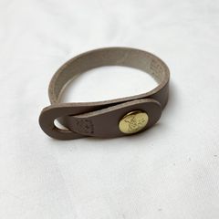 スナップボタンレザーブレスレット