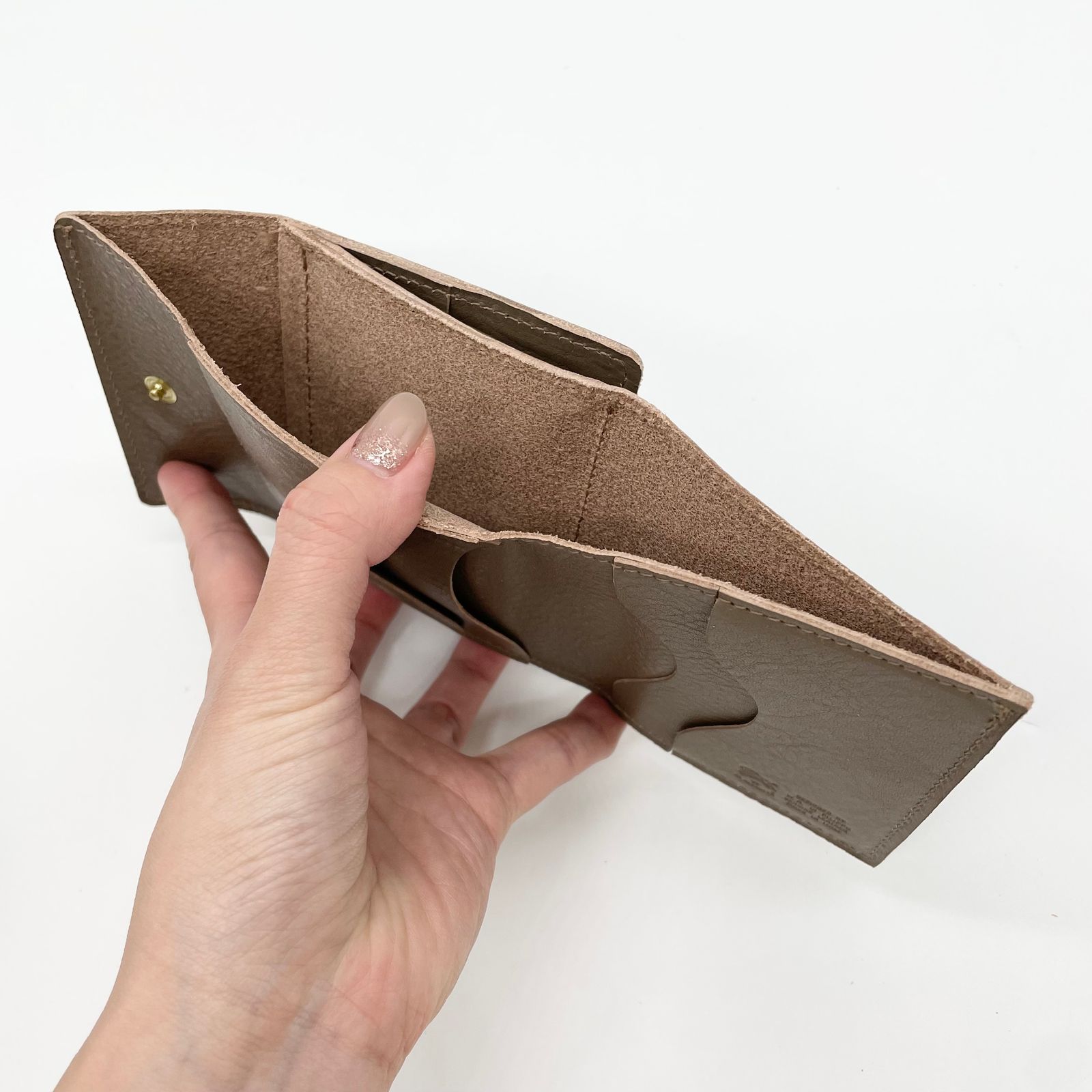 レザー二つ折り財布