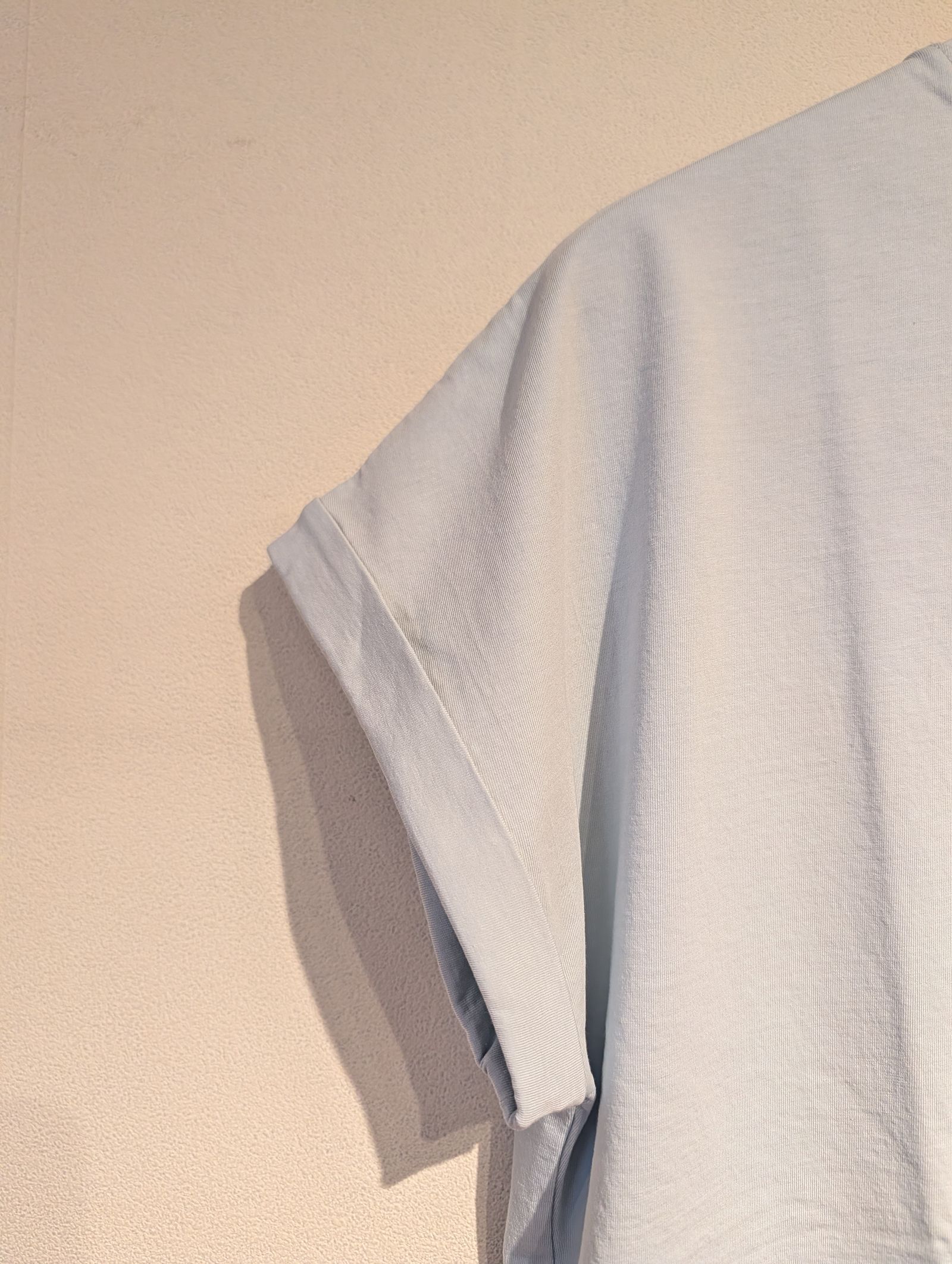 "LAIA"ロゴヘムラウンドT-shirt / ロゴTシャツ / ライトブルー