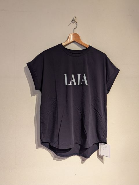 "LAIA"ロゴヘムラウンドT-shirt / ロゴTシャツ / ネイビー