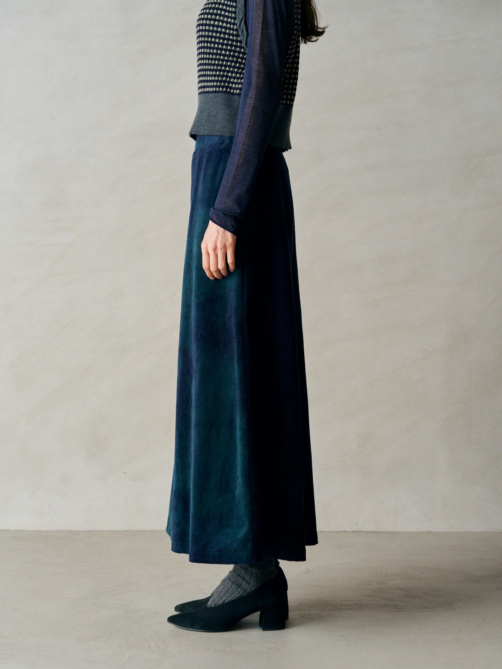 TIE-DYED COTTON VELOUR FLARED SKIRT / グリーン