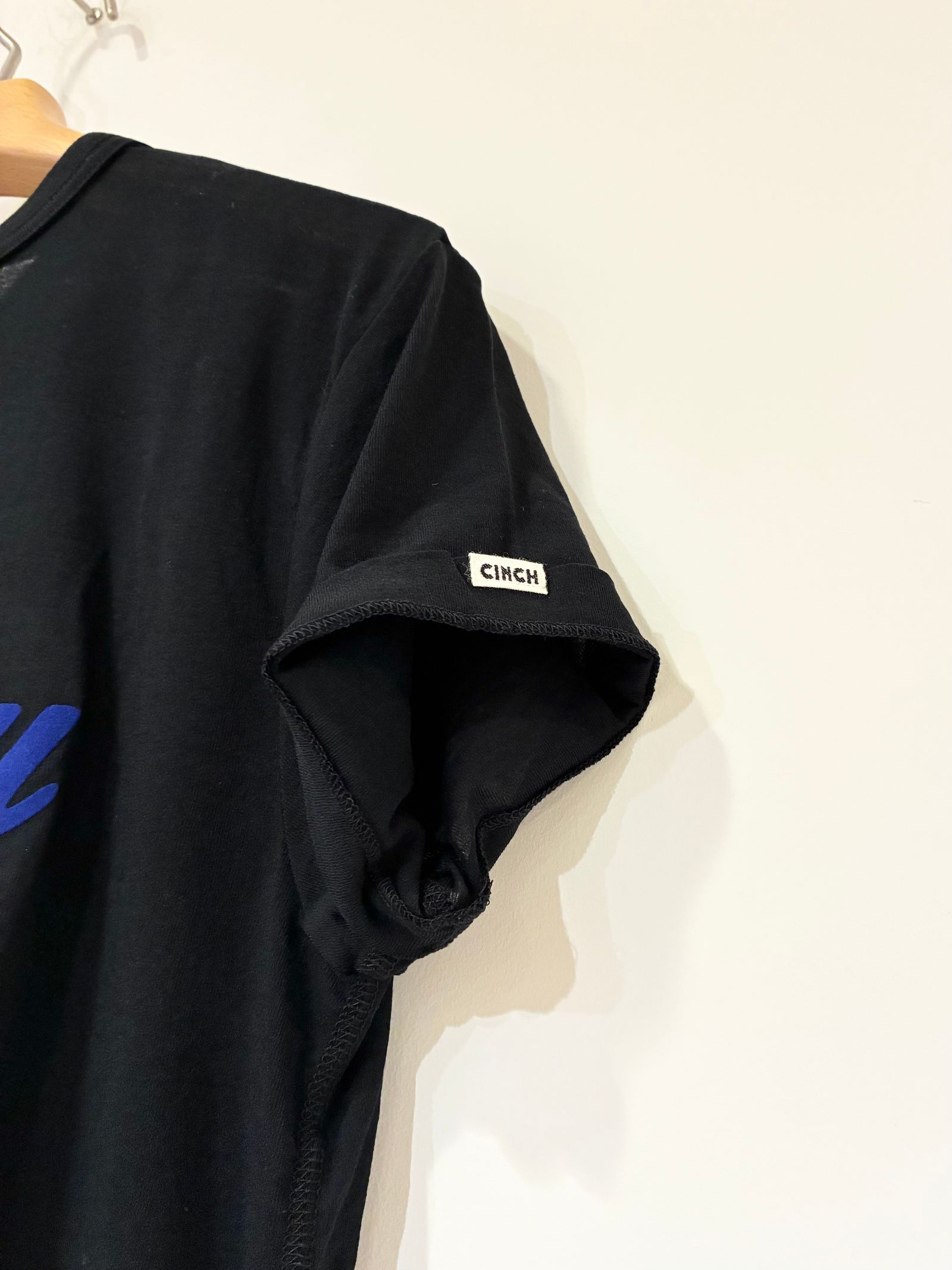 BLUE MONDAY TEE / フロッキープリントシアーTシャツ / ブラック