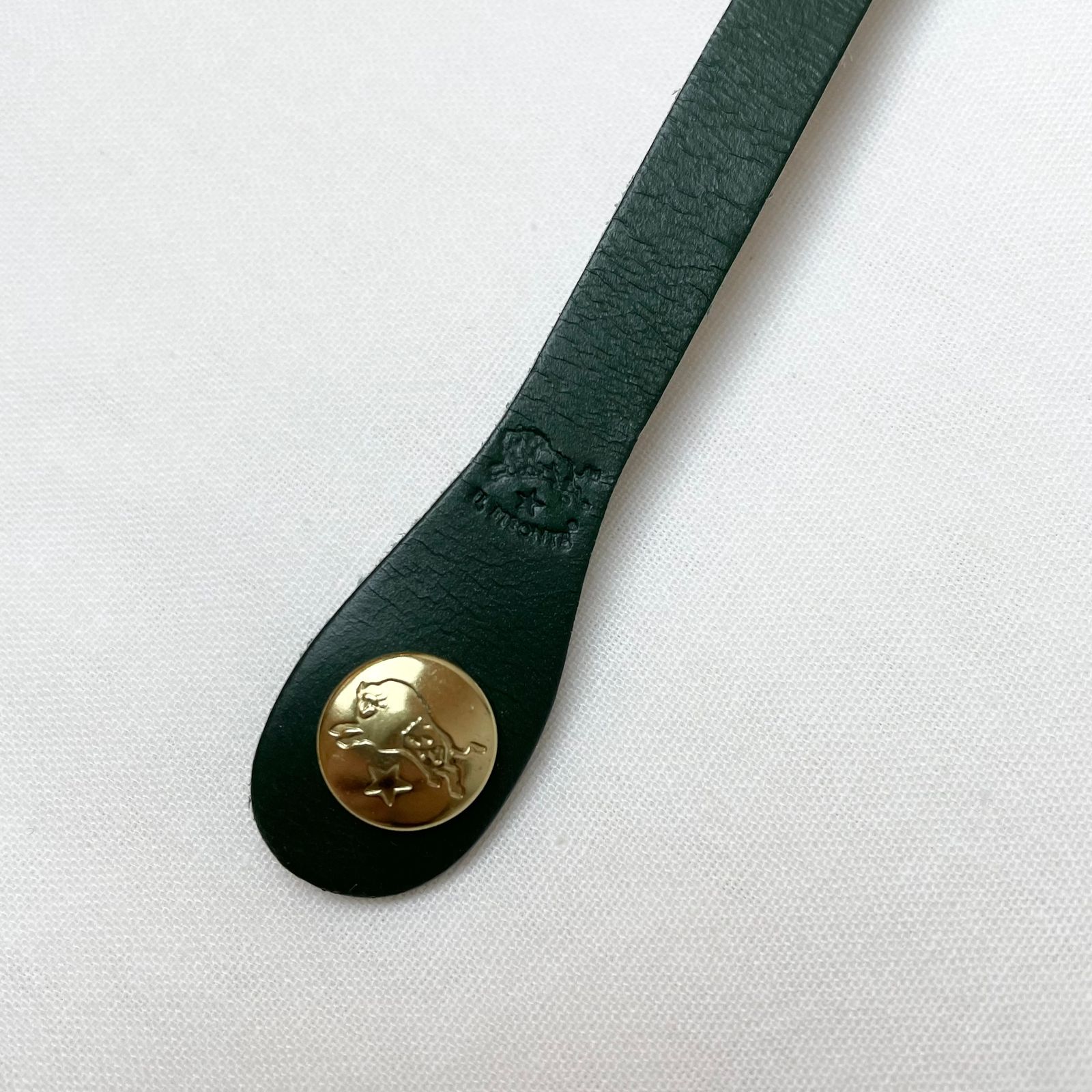 スナップボタンレザーブレスレット